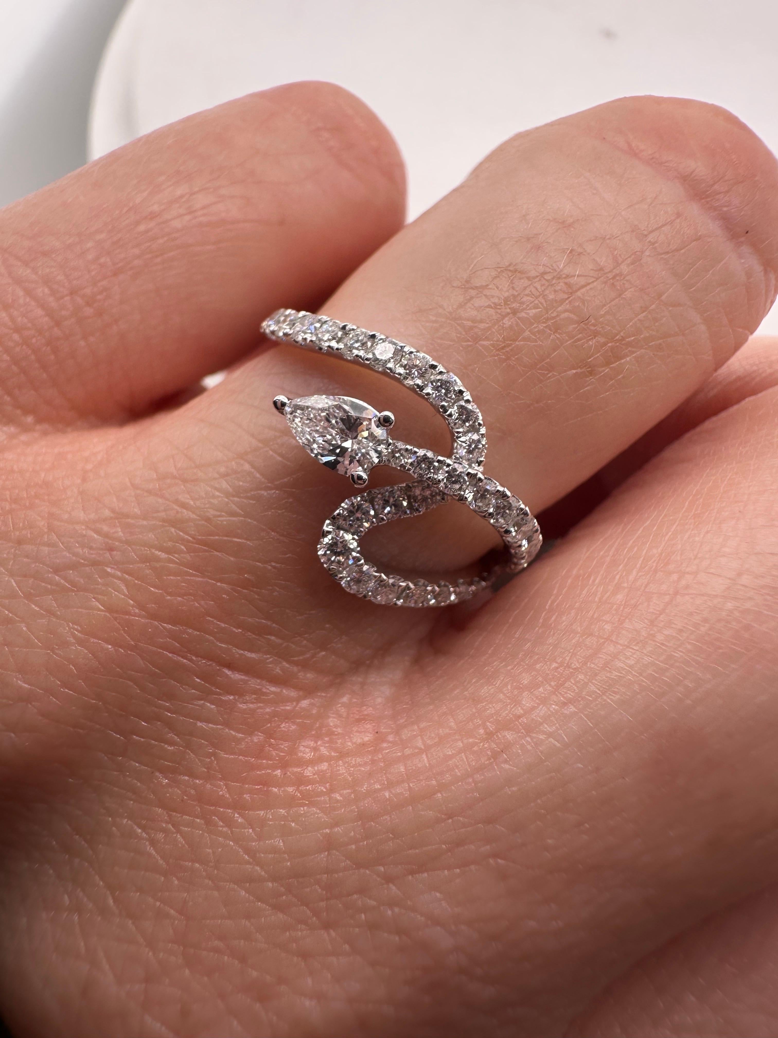 Diamant-Schlangenring 18KT Gold VS Diamanten VS Diamanten F Farbe im Zustand „Neu“ im Angebot in Boca Raton, FL