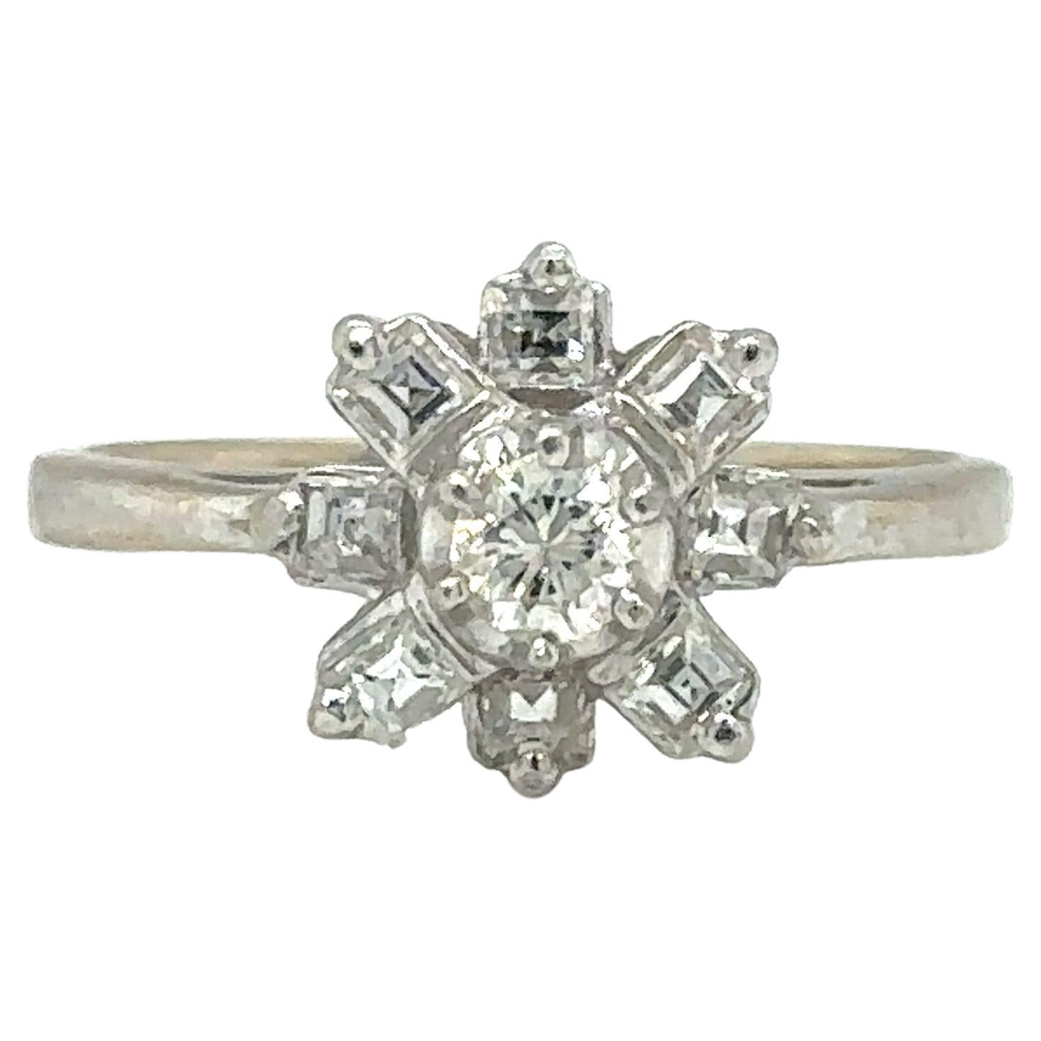 Diamond Snowflake Ring in 18 Karat White Gold, Italian Made For Sale