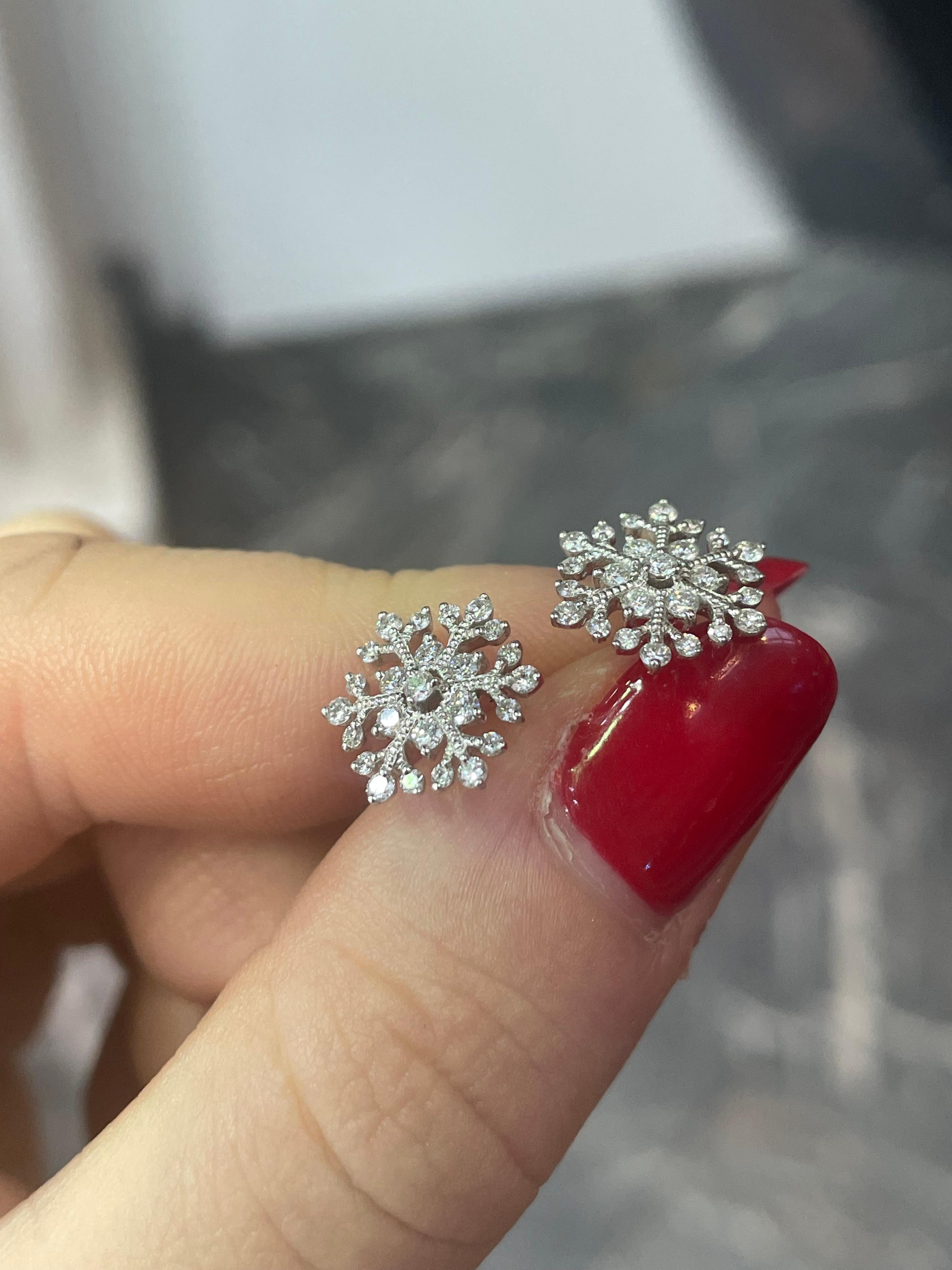 Diamant-Schneeflocken-Ohrstecker aus 18 Karat Weißgold (Moderne)