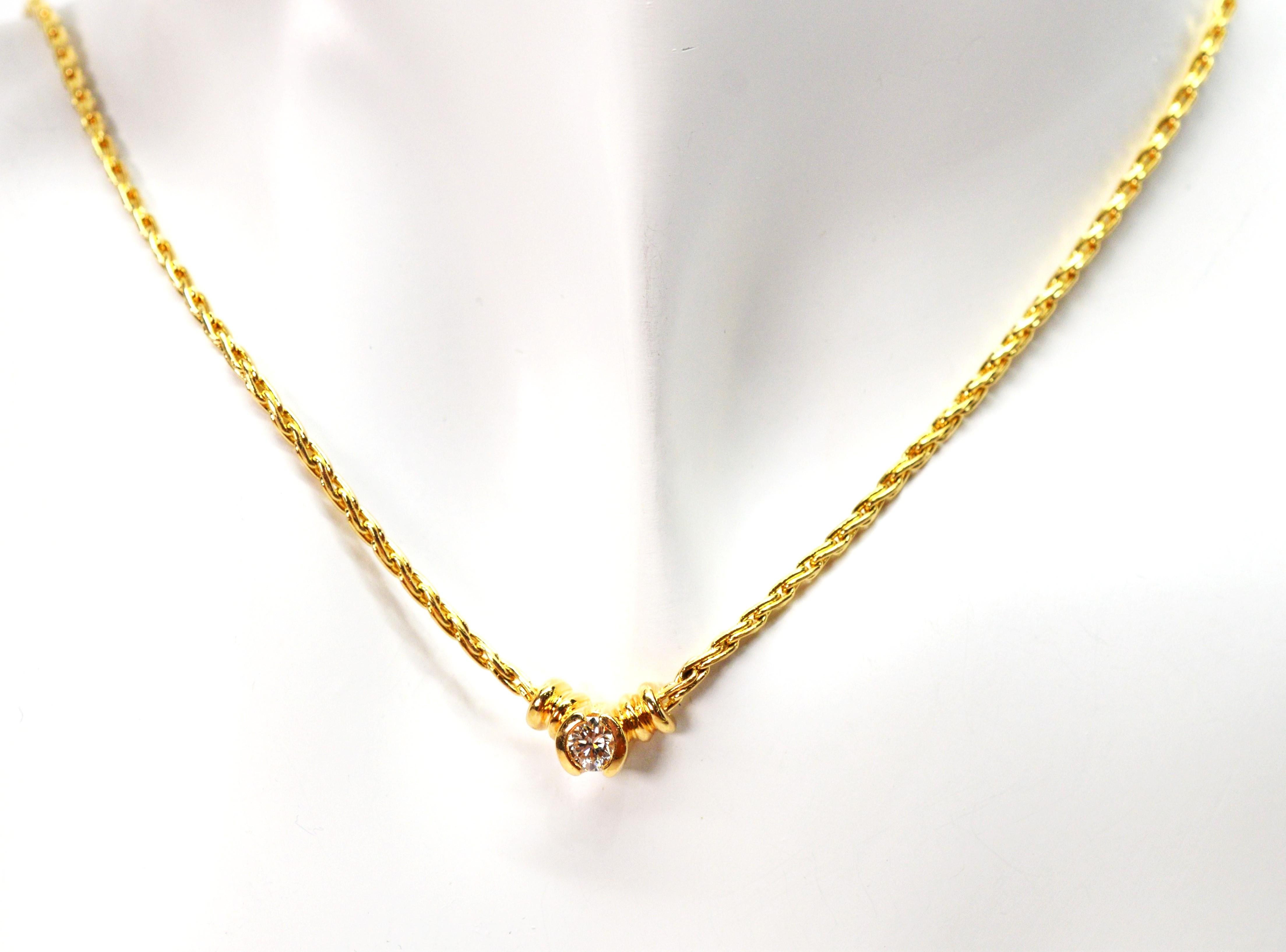 Collier ras du cou solitaire en or jaune 14 carats avec diamants Pour femmes en vente