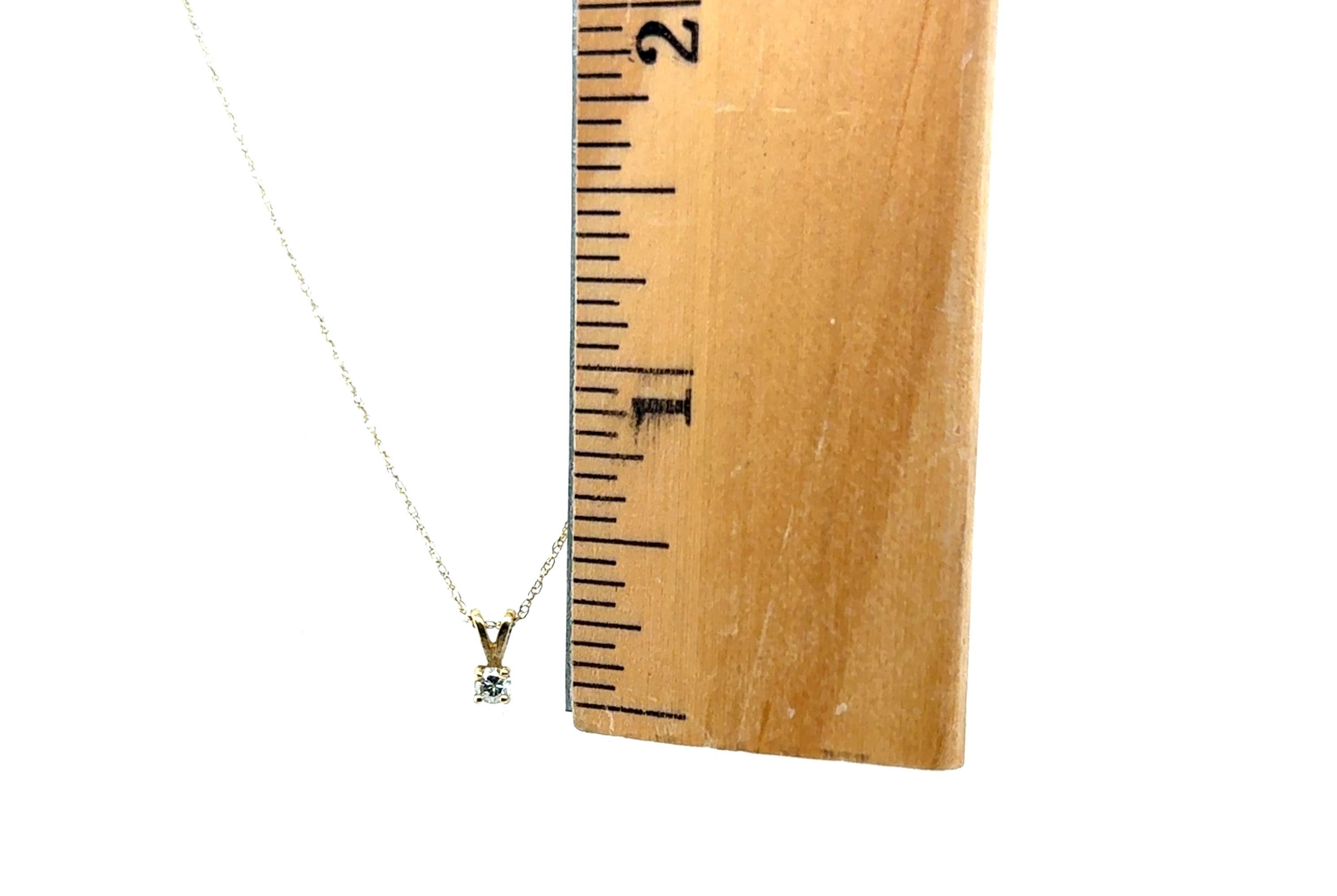 Donna Diamond Solitaire 4 Prong Pendant Necklace Mined Round Brilliant 14K Yellow Gold in vendita