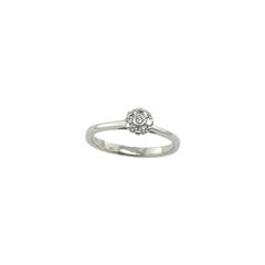 Anillo solitario de diamantes en racimo en oro blanco de 14 ct