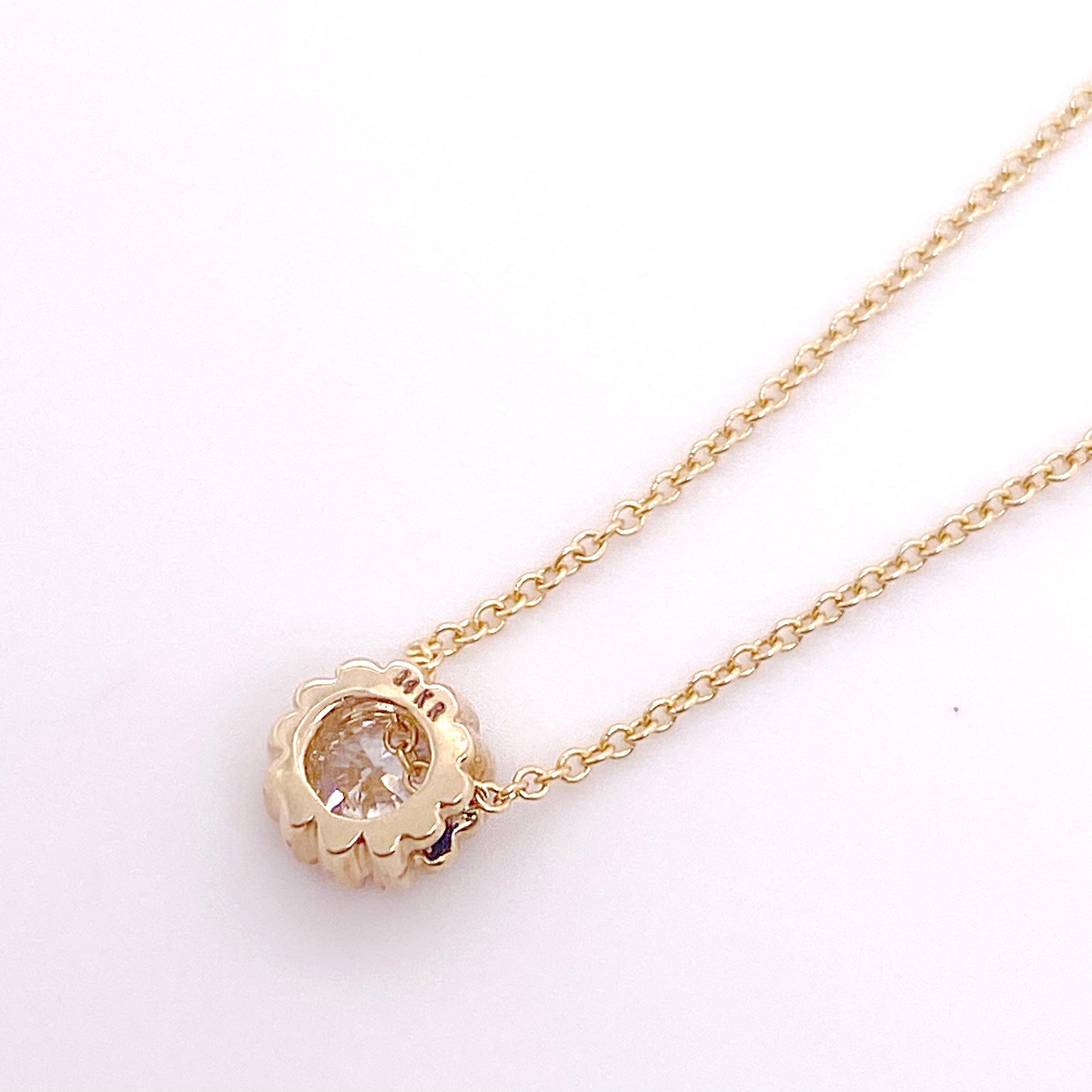 Round Cut Diamond Solitaire Necklace, Yellow Gold, Round Brilliant Diamond Pendant Star For Sale