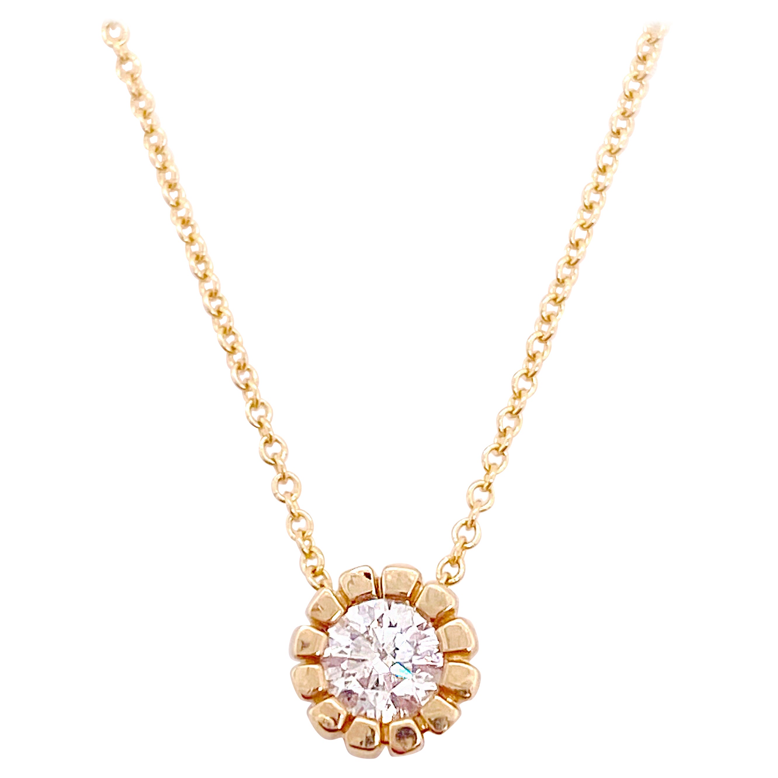 Collana con solitario di diamanti, oro giallo, ciondolo con diamante rotondo e brillante Star in vendita