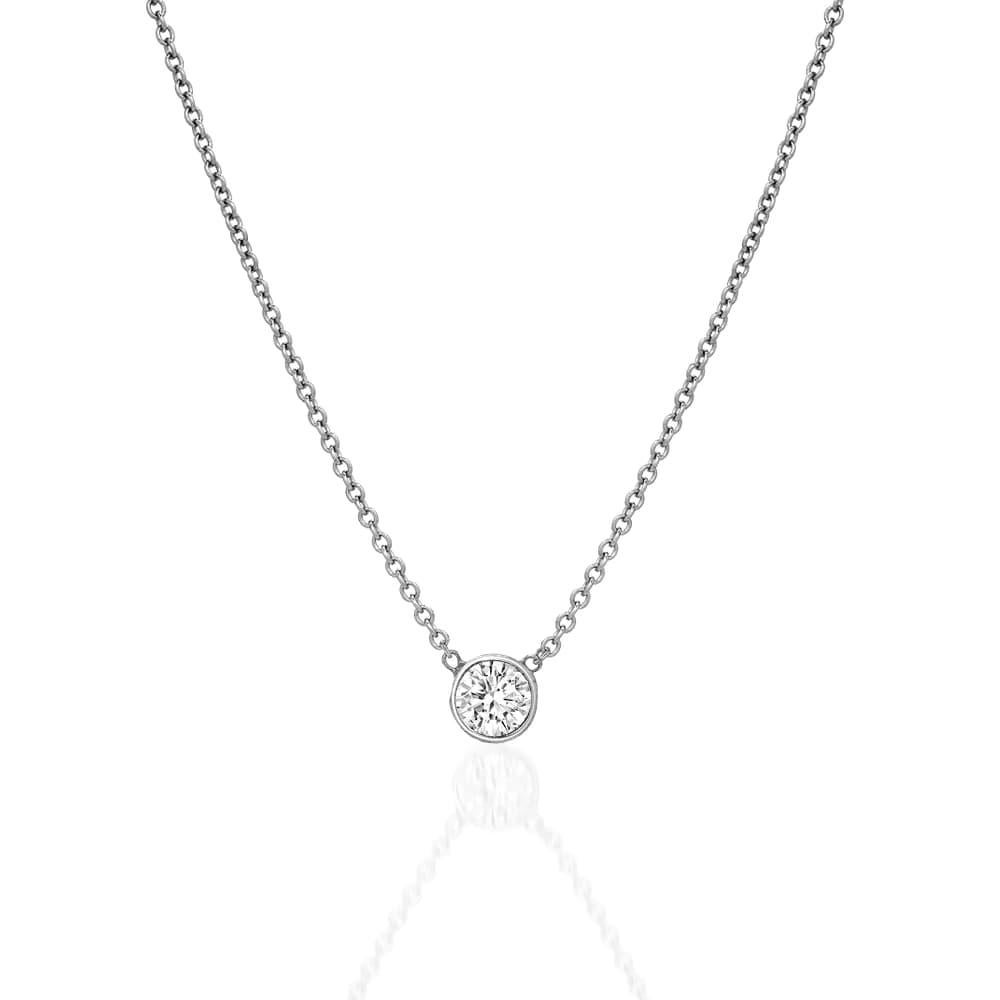 Taille ronde Collier pendentif solitaire en or 14 carats avec lunette en diamants en vente