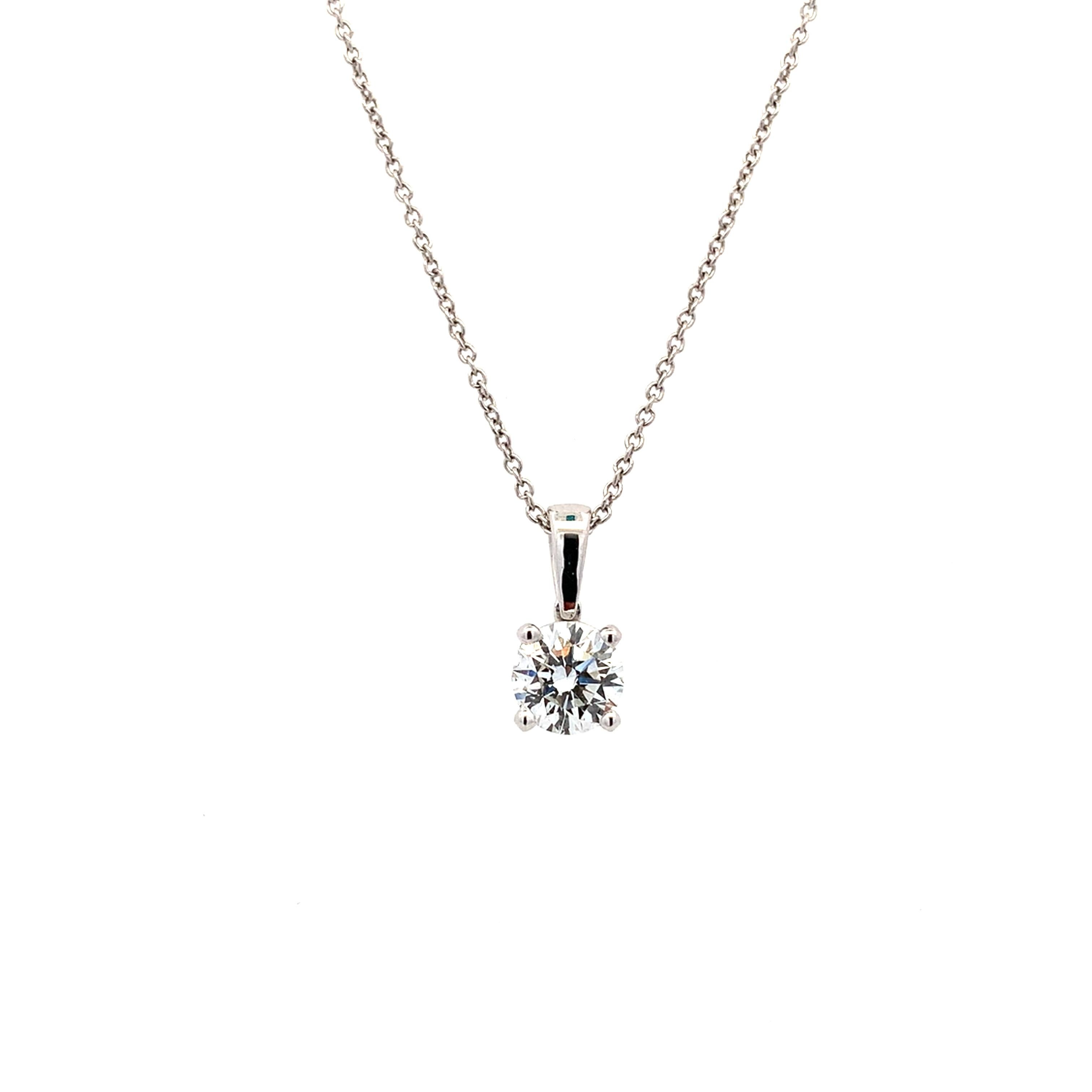 Round Cut Diamond Solitaire pendant necklace 18k white gold For Sale
