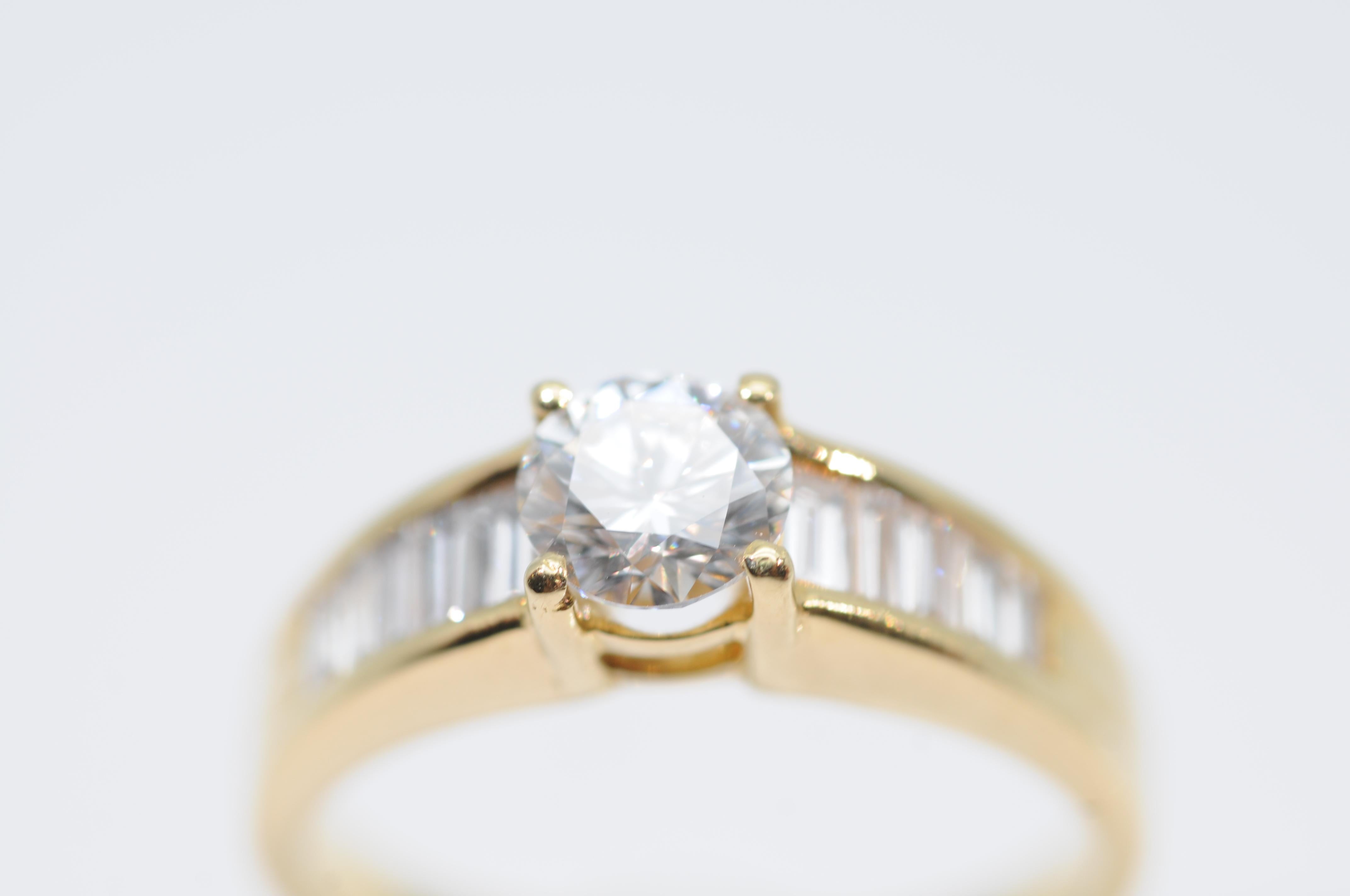 Diamond Solitaire Ring 1.05ct VVS1, River(D) with Baguette Stones For Sale 6