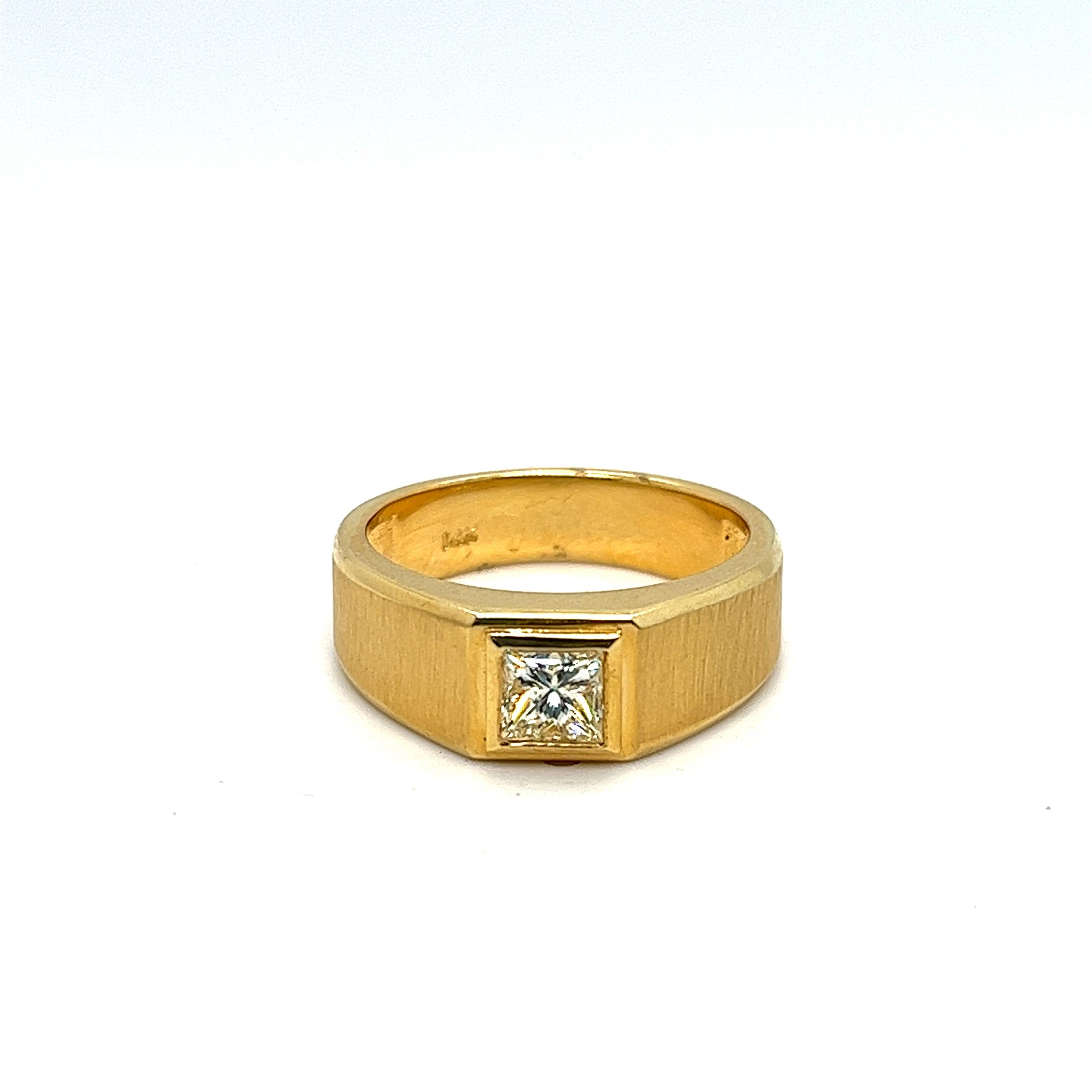 Princess Cut Diamond Solitaire Ring, 14K Yellow Gold  For Sale