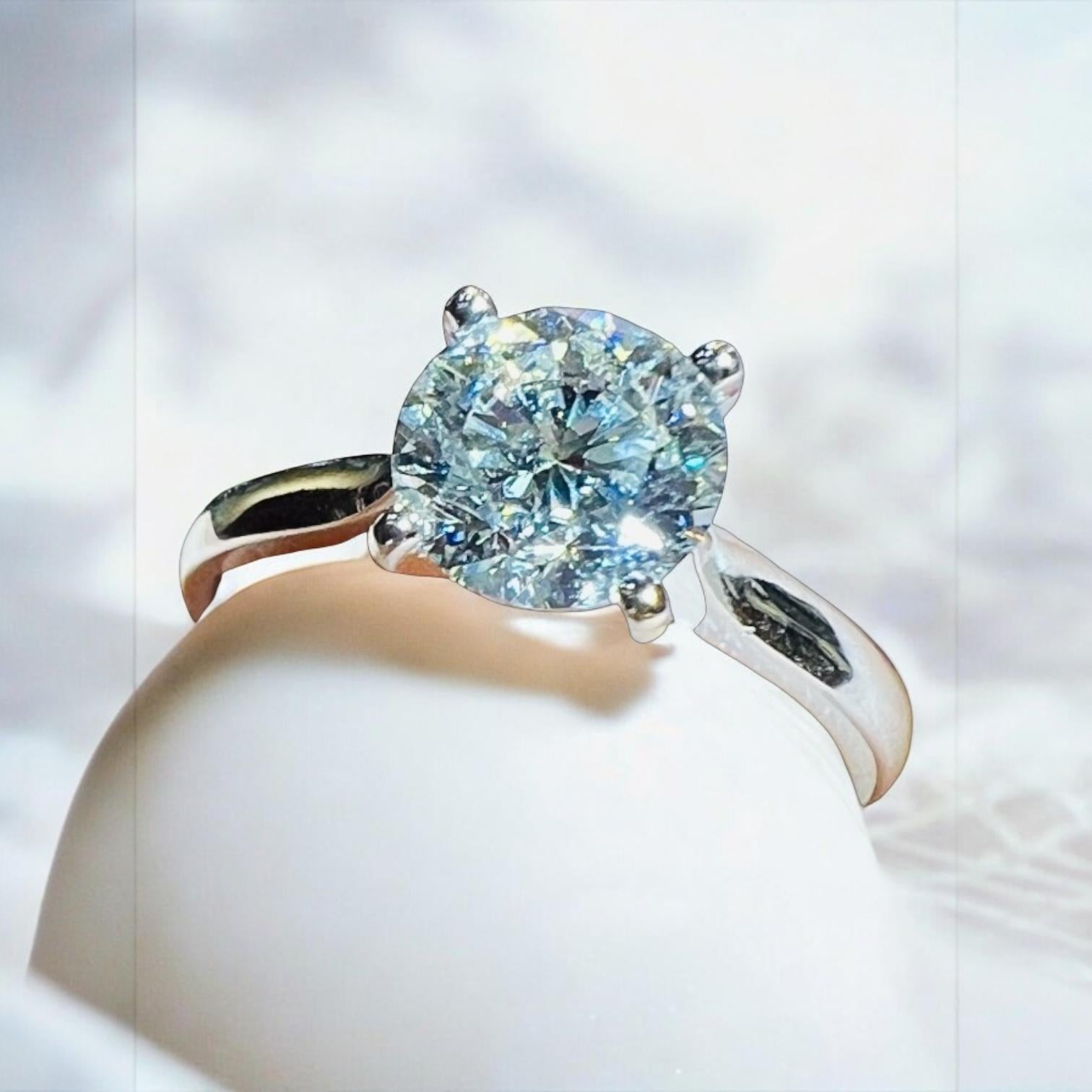 Artisan Diamond Solitaire Ring 1.51 Ct Certificate Hrd:g / Vvs2, 18 Carat White Gold For Sale