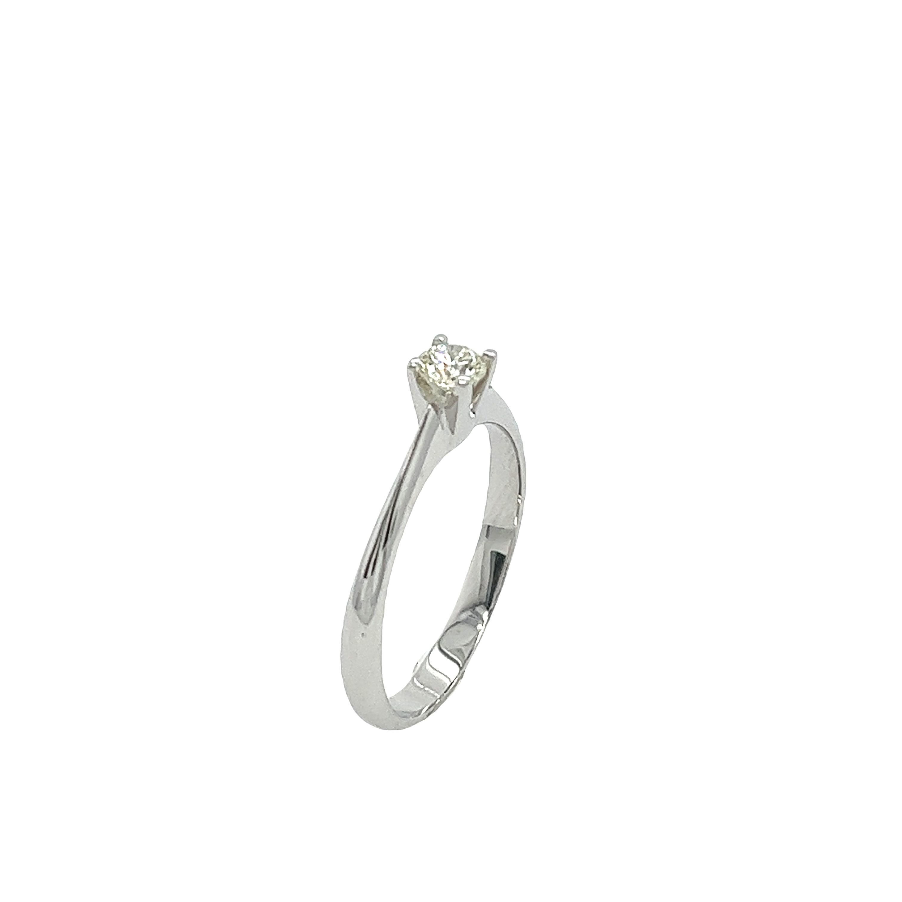 Round Cut Diamond Solitaire Ring Set With 0.16ct I/SI1 Round Diamond in 18ct White Gold For Sale