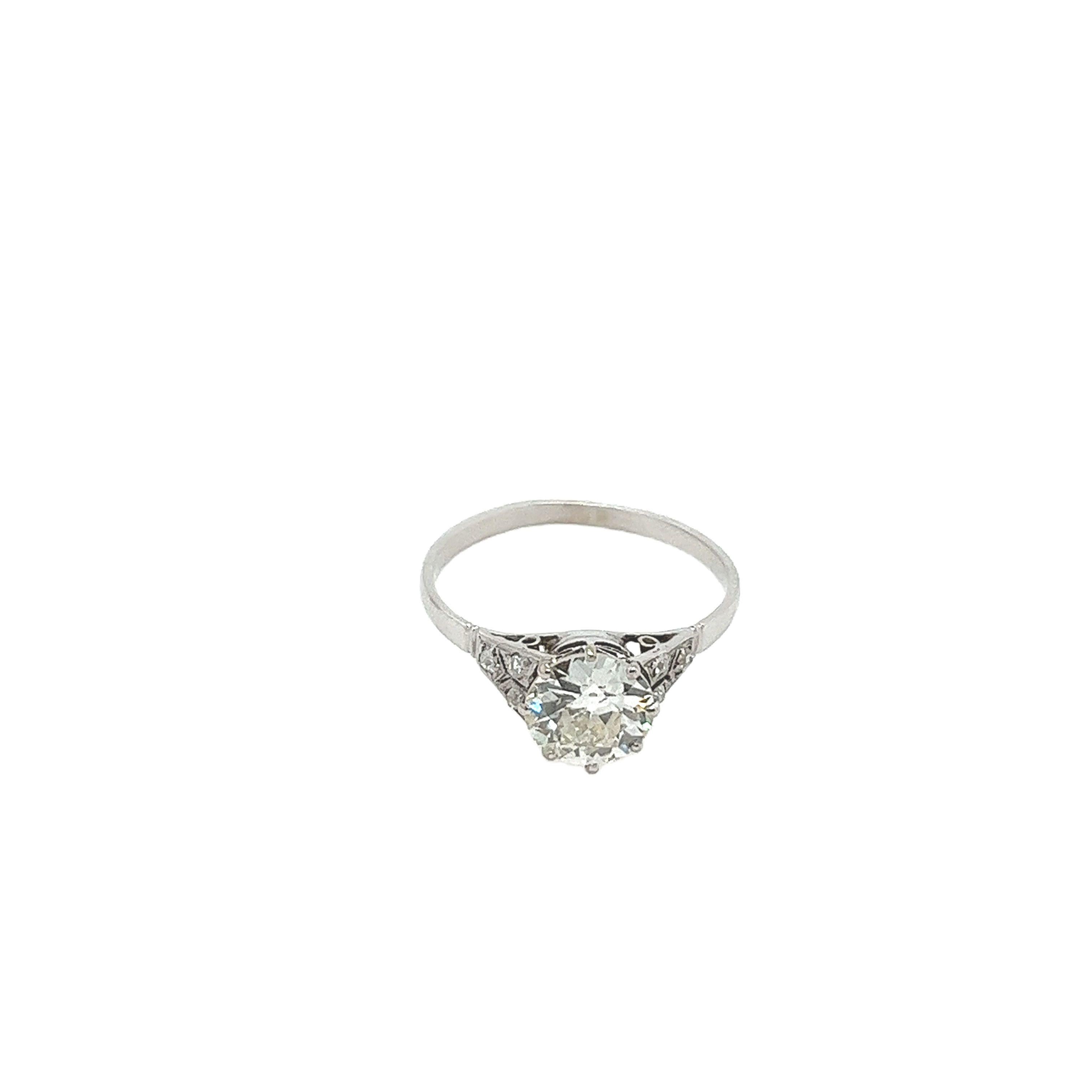Diamond Solitaire Ring Set With 1.63ct Old Cut I/SI1 Natural Diamond in 18ct  In Excellent Condition For Sale In London, GB