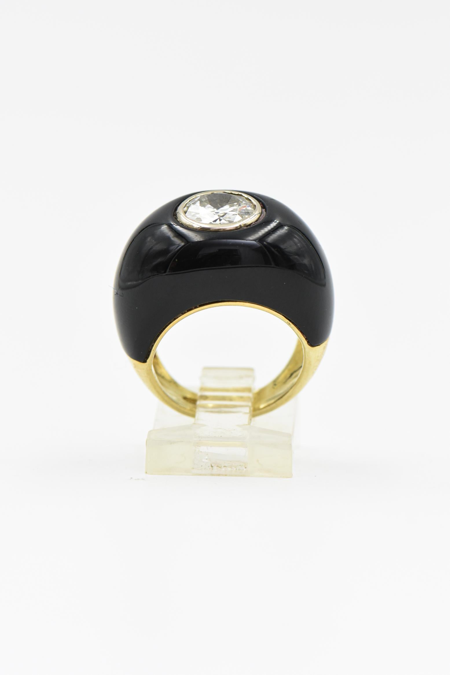 Diamant- Solitär-Ring aus Onyx und Gelbgold (Rundschliff)
