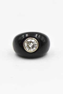 Diamond Solitaire Set in Onyx and Yellow Gold Ring 