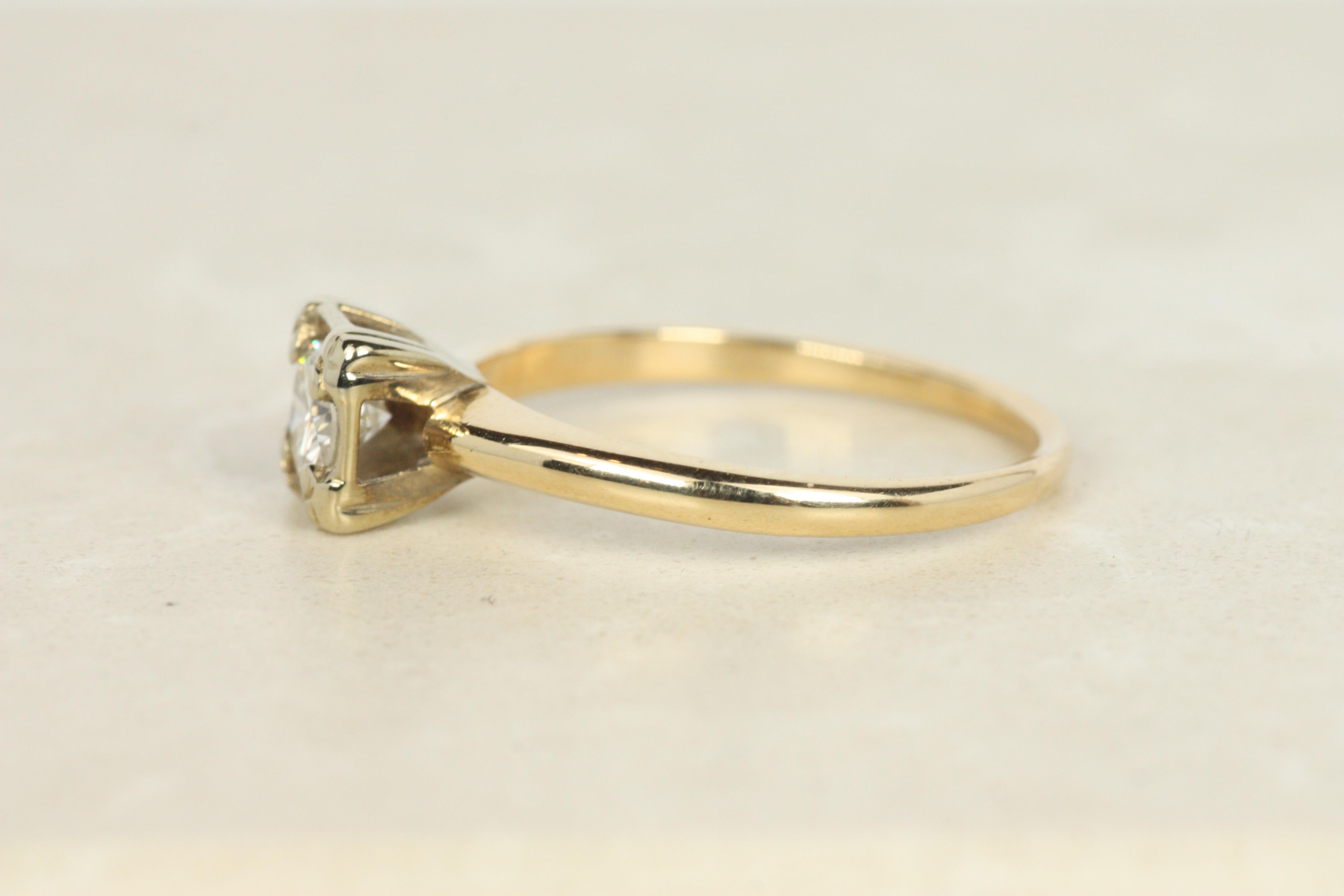 Bague de fiançailles solitaire à deux tons - 0.28ct Round Brilliant Cut Bon état - En vente à Santa Monica, CA