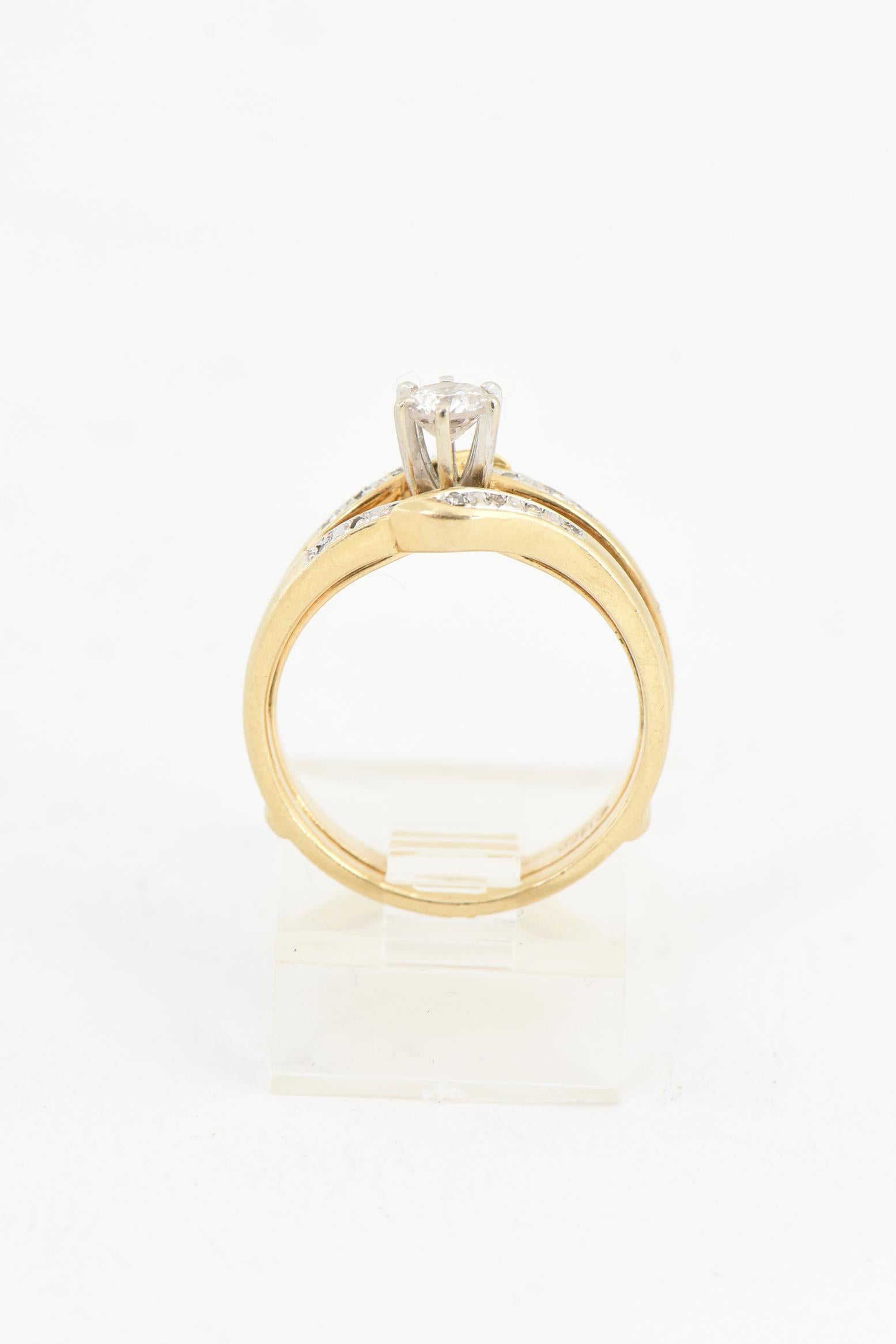 Donna Anello di fidanzamento solitario con diamante e fascia a gabbia in oro giallo in vendita