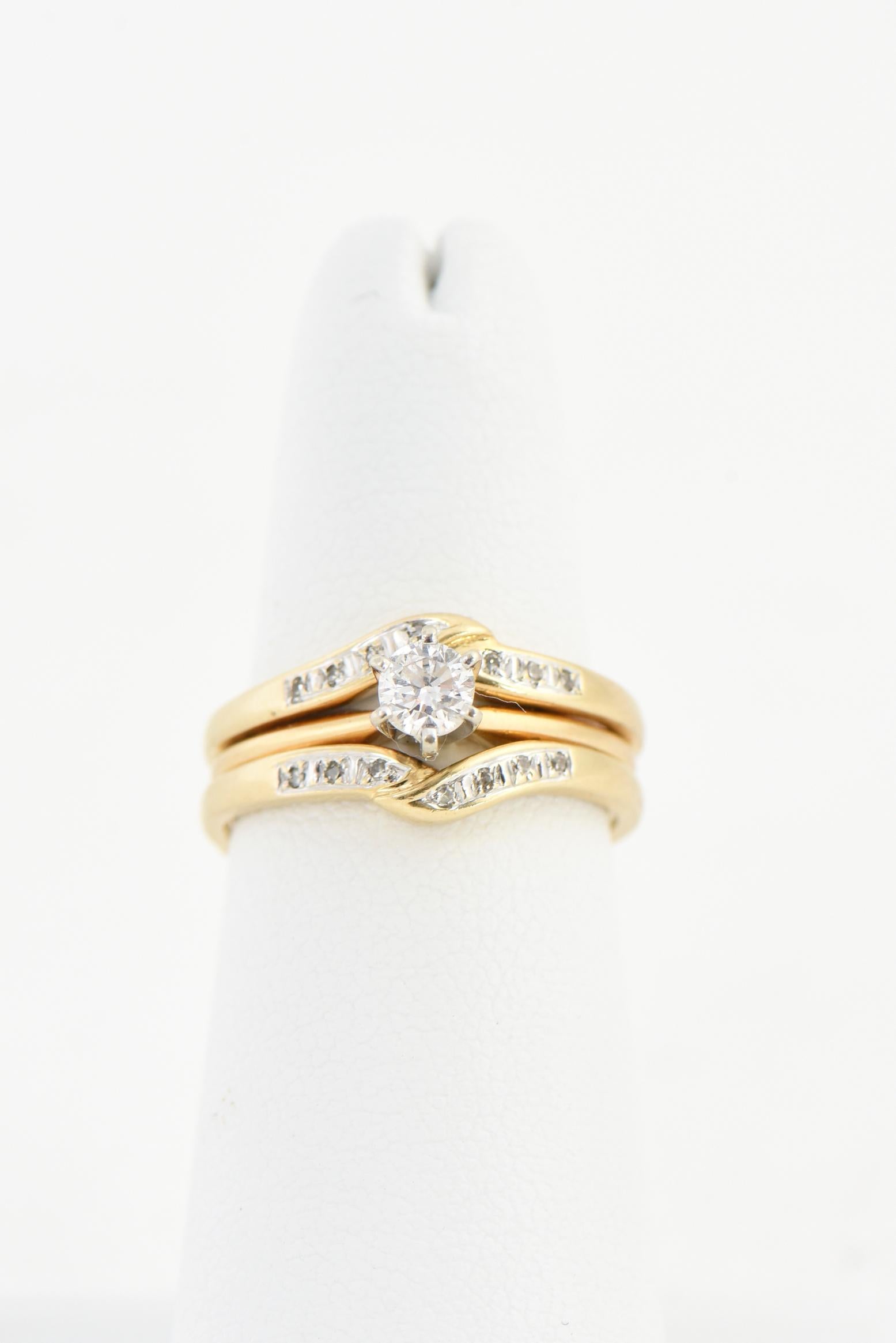 Anello di fidanzamento solitario con diamante e fascia a gabbia in oro giallo in vendita 3