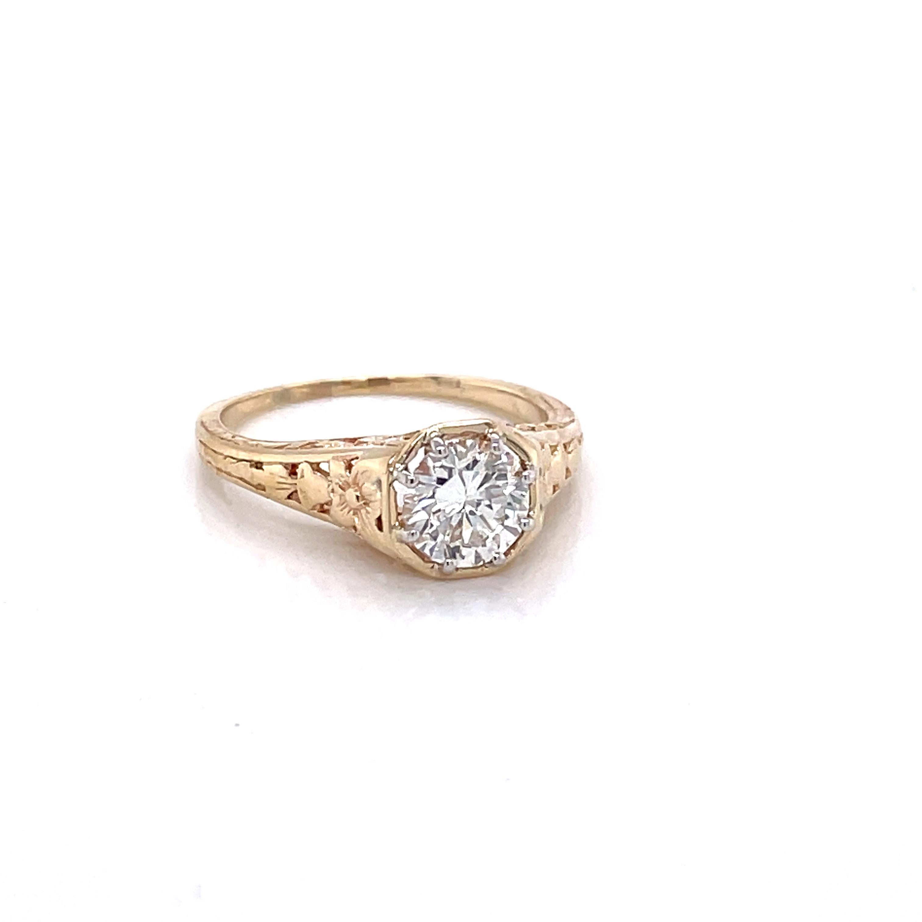 Diamond Solitare Antique 14K Yellow Gold Ring In Good Condition For Sale In Mount Kisco, NY