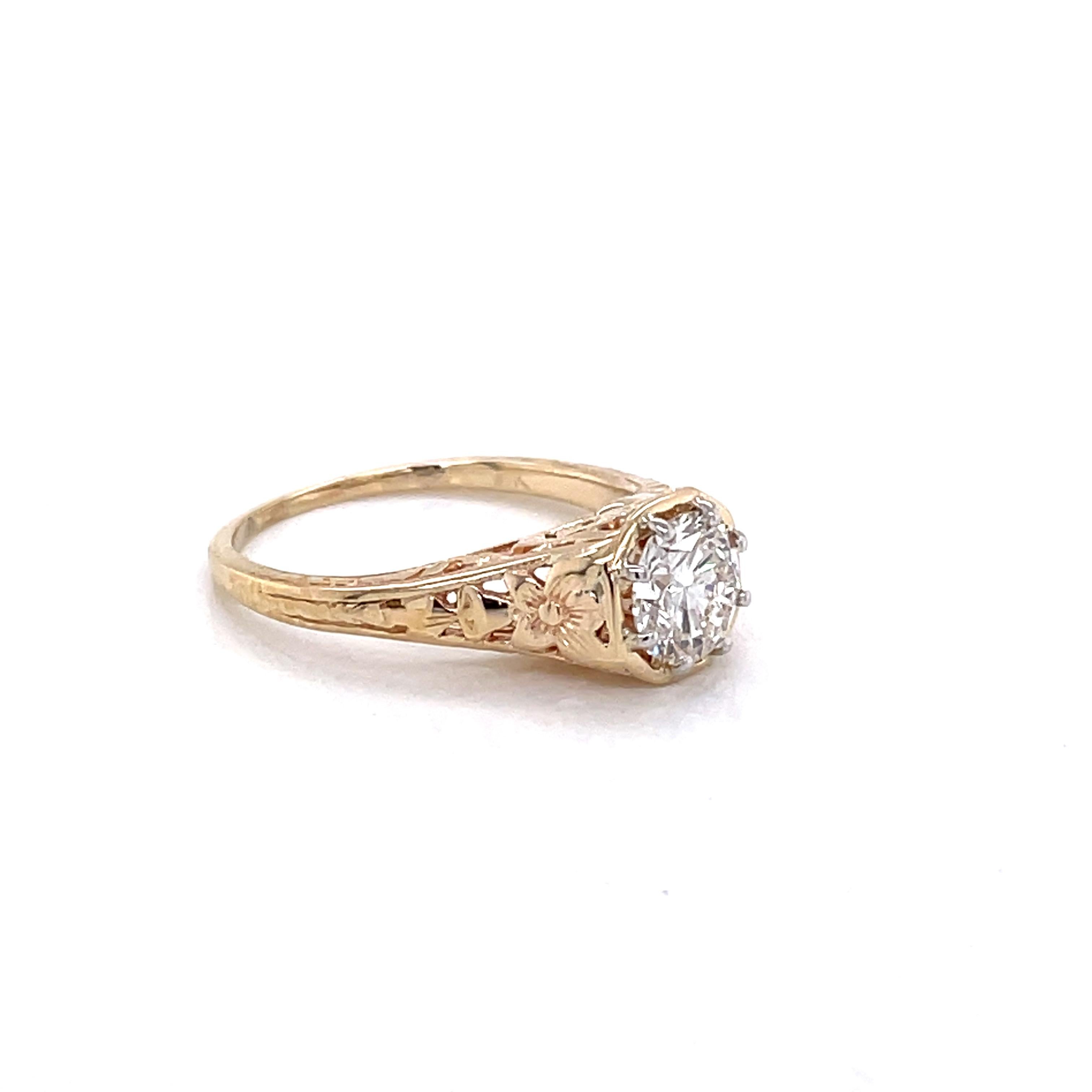 Women's Diamond Solitare Antique 14K Yellow Gold Ring For Sale