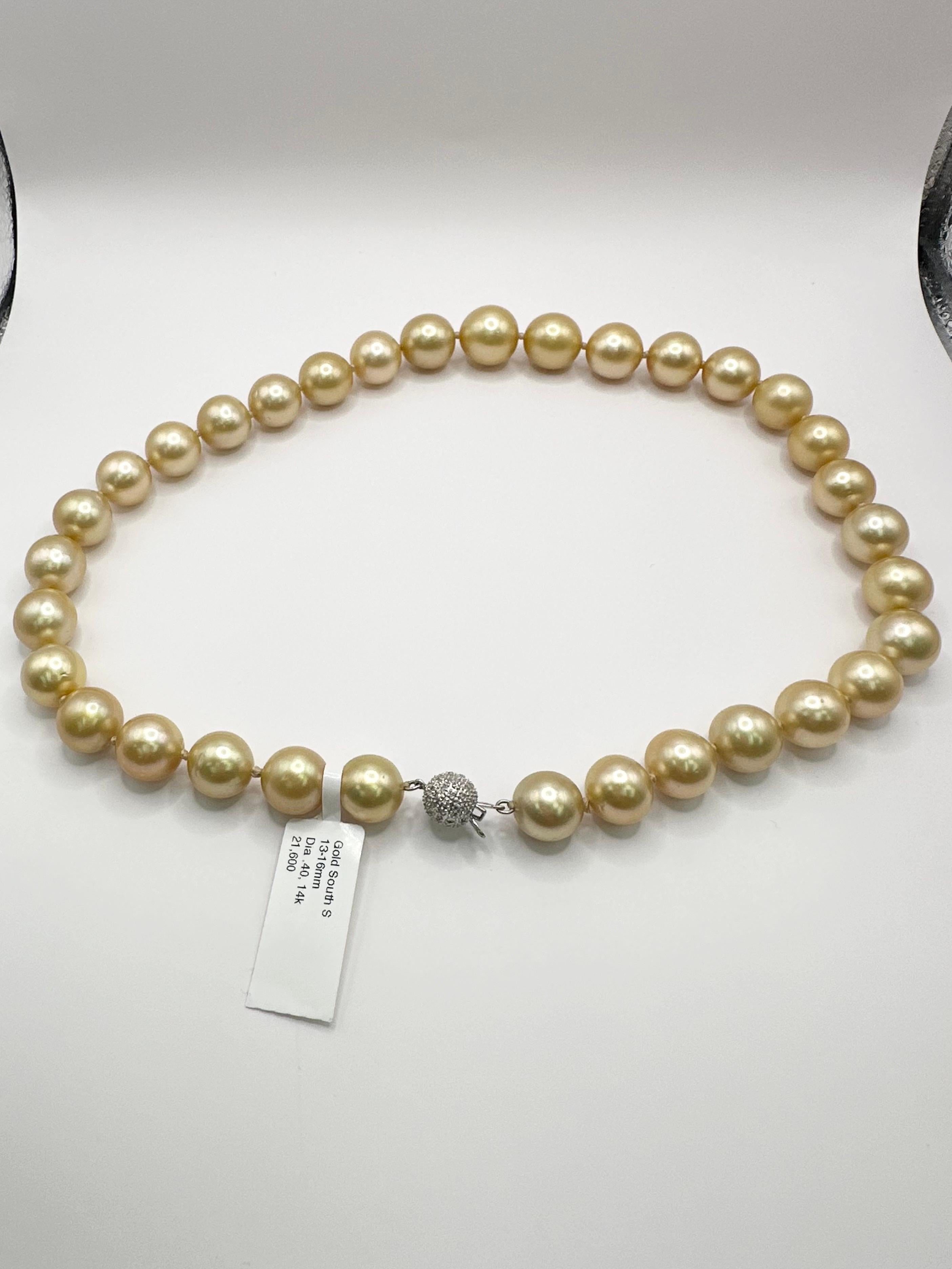 Round Cut Diamond South Pearl necklace 18