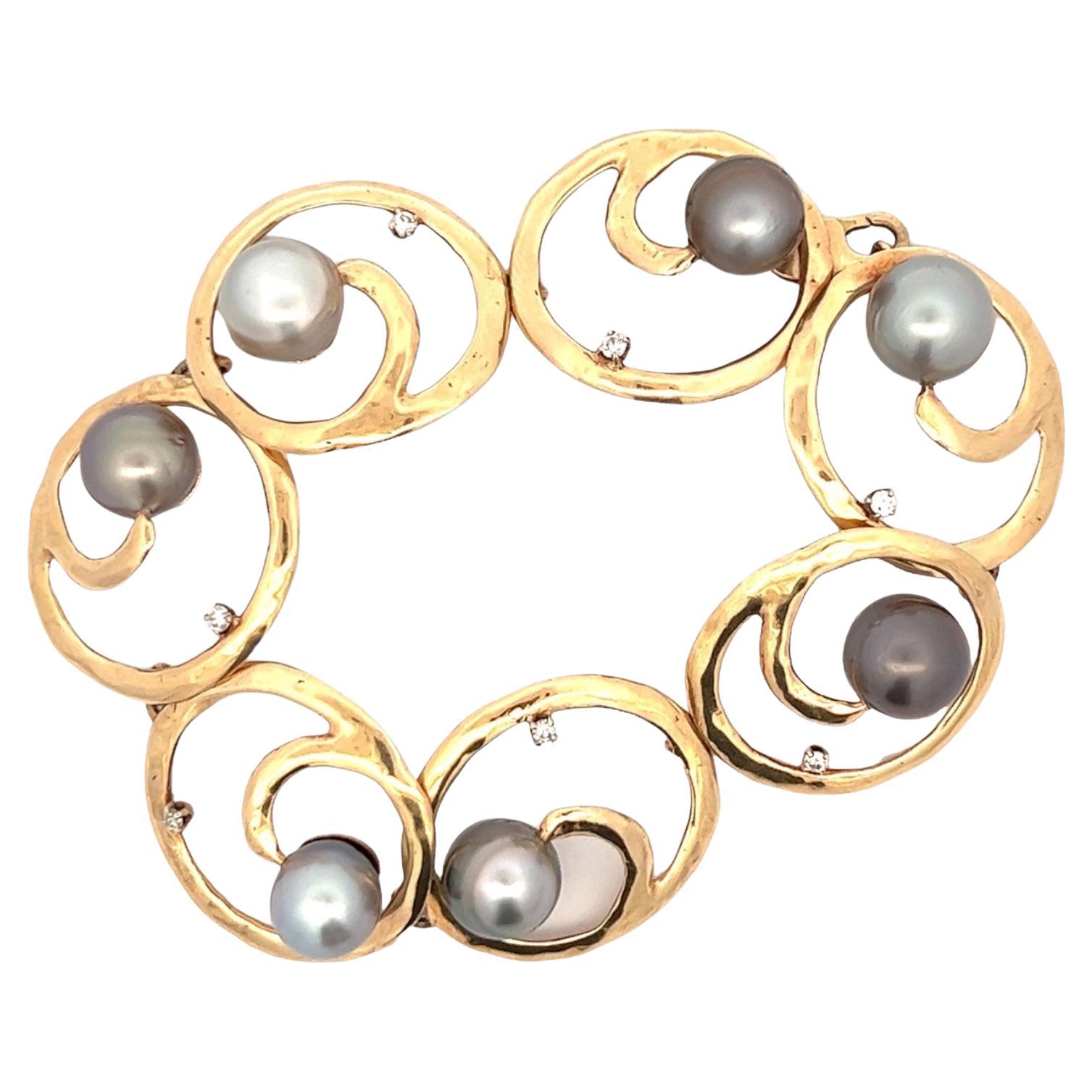 Diamond South Sea Pearl 14 Karat Gold Open Circle Swirl Link Bracelet For Sale