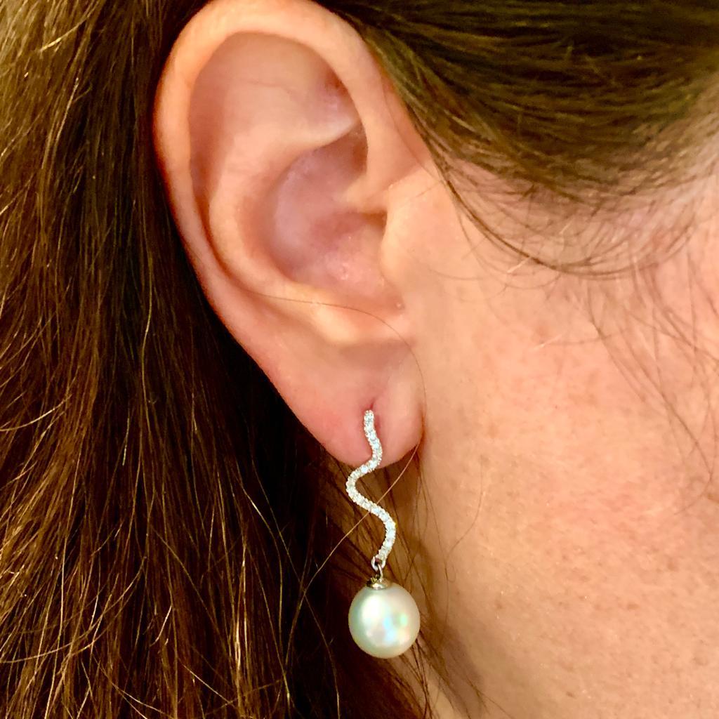 Fine Quality South Sea Pearl Diamond Earrings 14k Gold 11.00 mm Certified $4,950 913484

This is a Unique Custom Made Glamorous Piece of Jewelry!

Nothing says, “I Love you” more than Diamonds and Pearls!

These South Sea pearl earrings have been