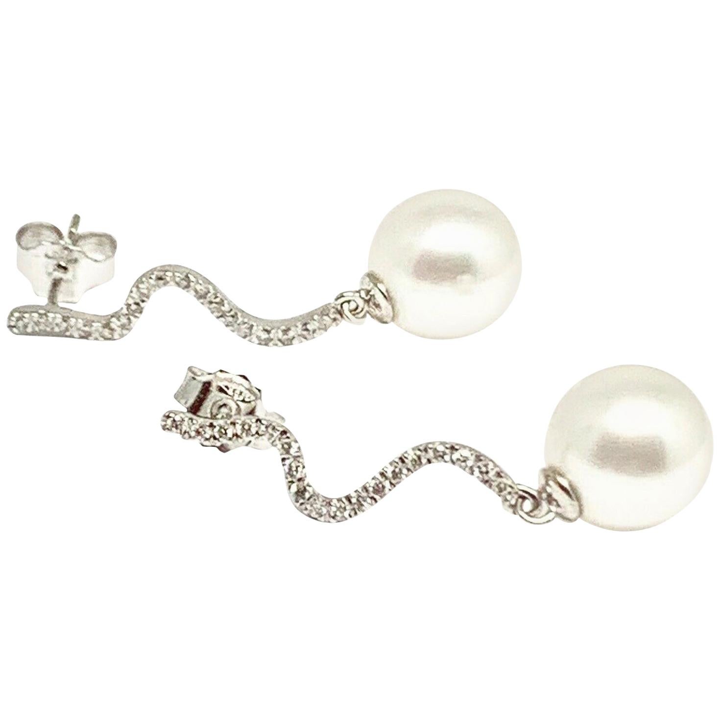 Boucles d'oreilles en or blanc 14 carats avec diamants et perles des mers du Sud certifiées 11 mm