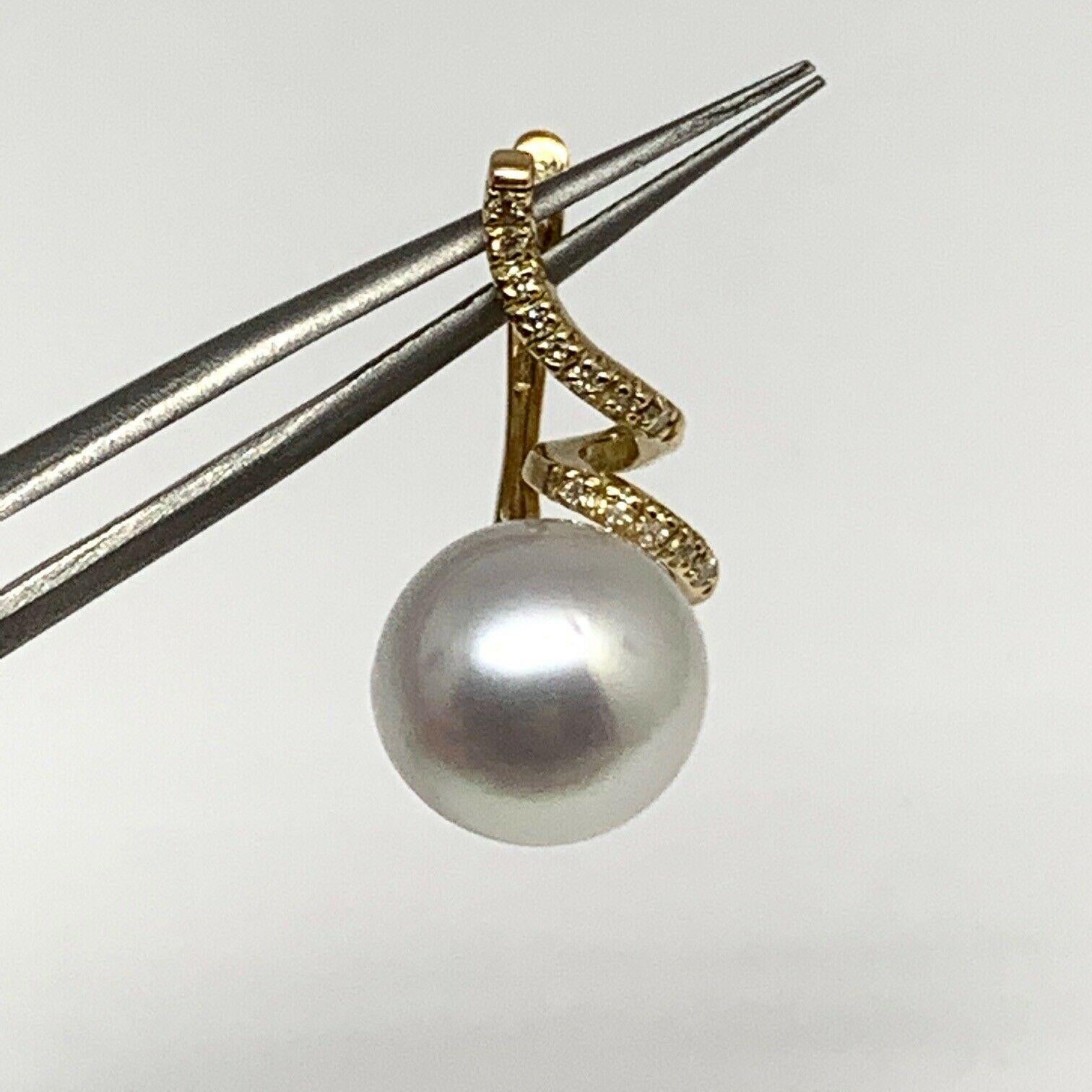 Orecchini di diamanti con perle dei mari del sud in oro giallo 14k 0,13 TCW certificati in vendita 2