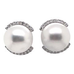 Clous d'oreilles en or blanc 18 carats avec diamants et perles des mers du Sud de 0,41 carat