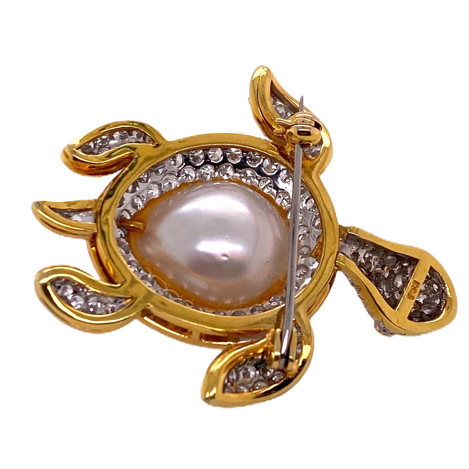 Diamond South Sea Pearl Turtle 18 Karat Yellow Gold Brooch Pin In Excellent Condition In Boca Raton, FL