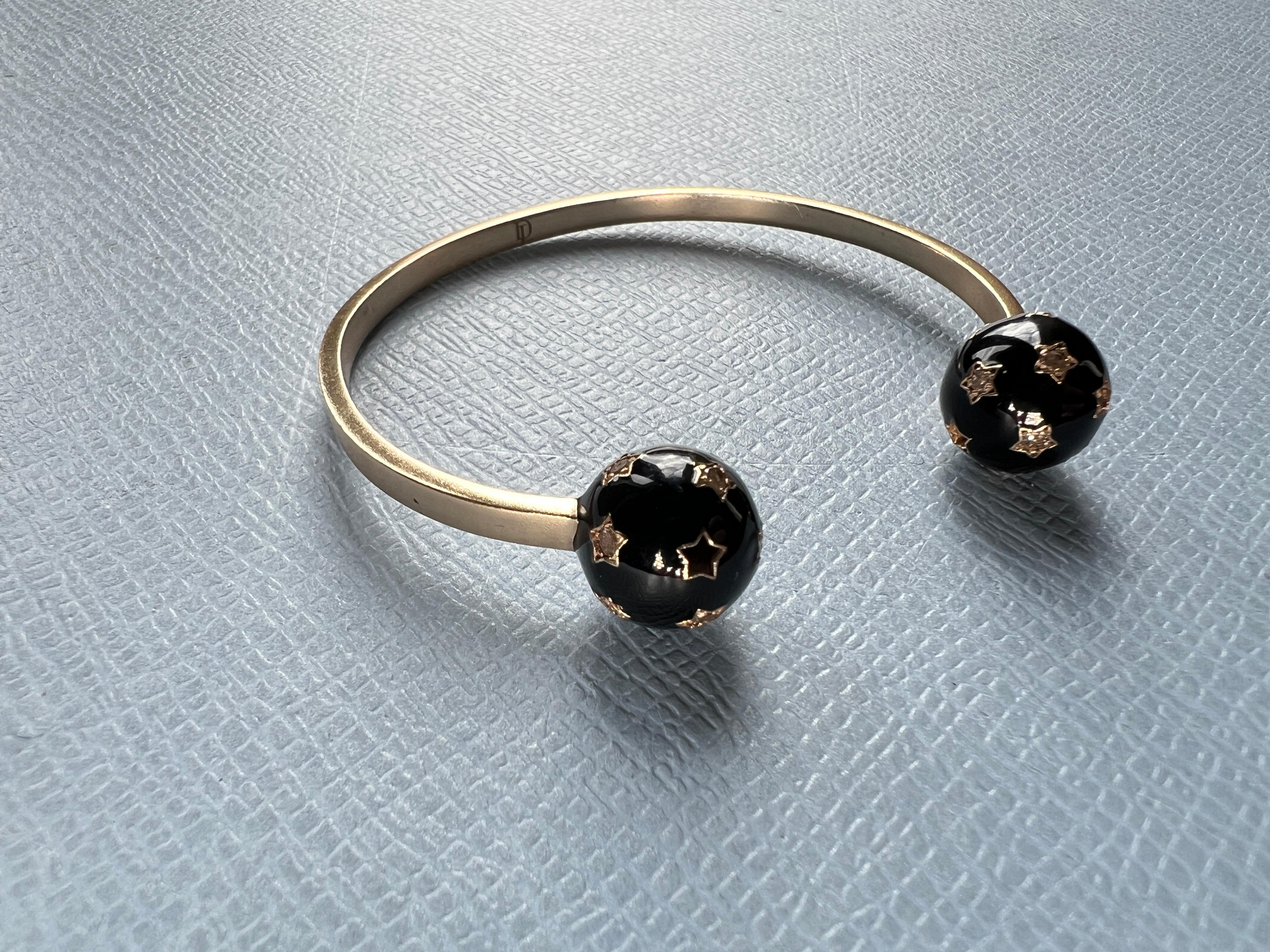Bangle con sfera di diamanti e smalto nero In condizioni Nuovo in vendita a Los Angeles, CA