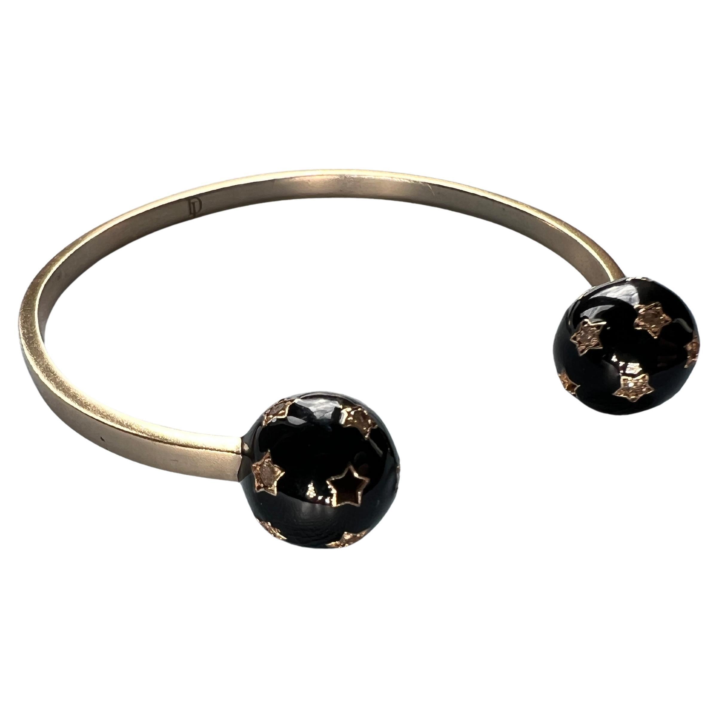 Bangle con sfera di diamanti e smalto nero in vendita