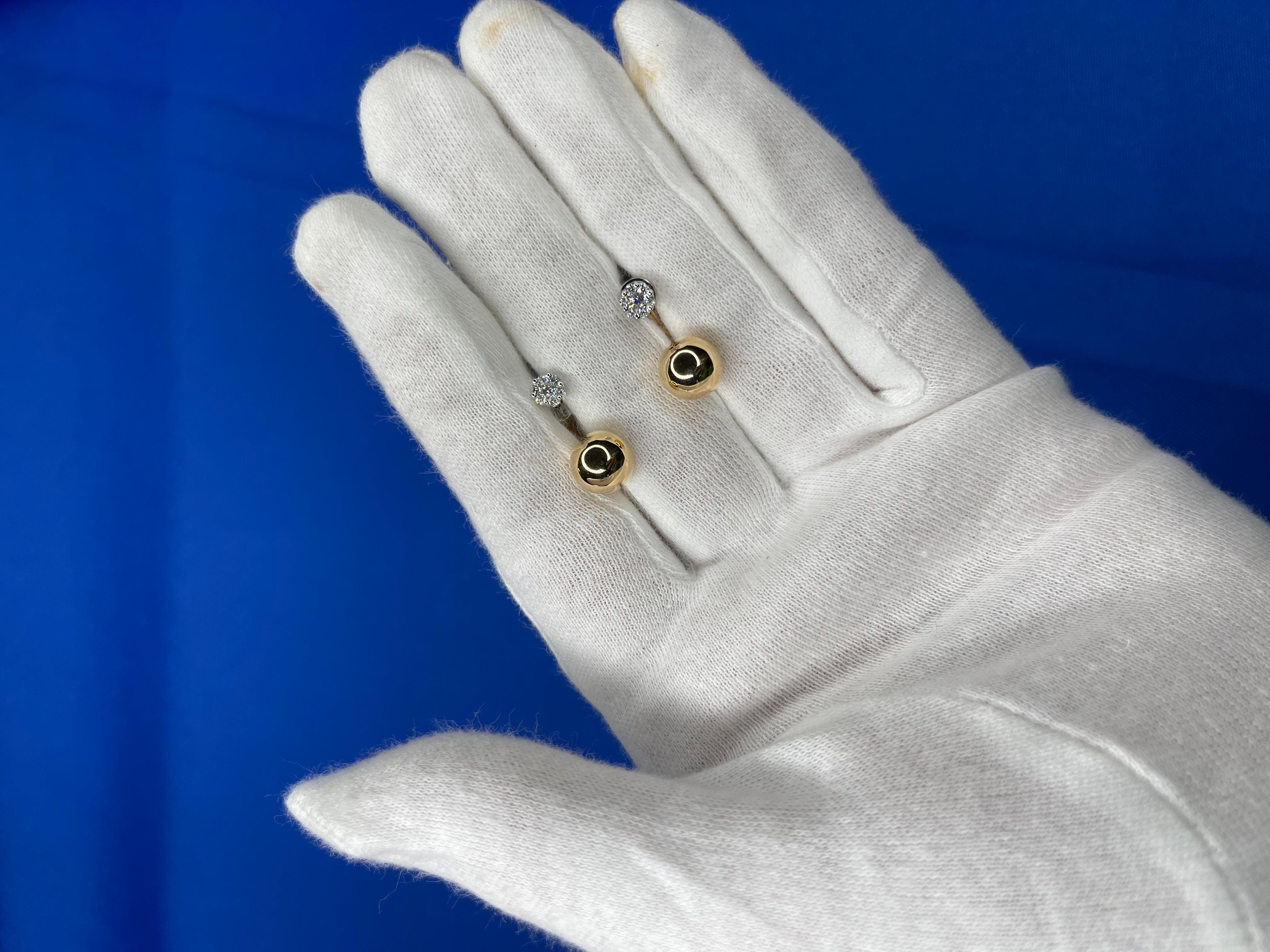 Moderne Ensemble de clous d'oreilles et de boucles d'oreilles en or jaune rose 18 carats avec sphères de diamants en vente