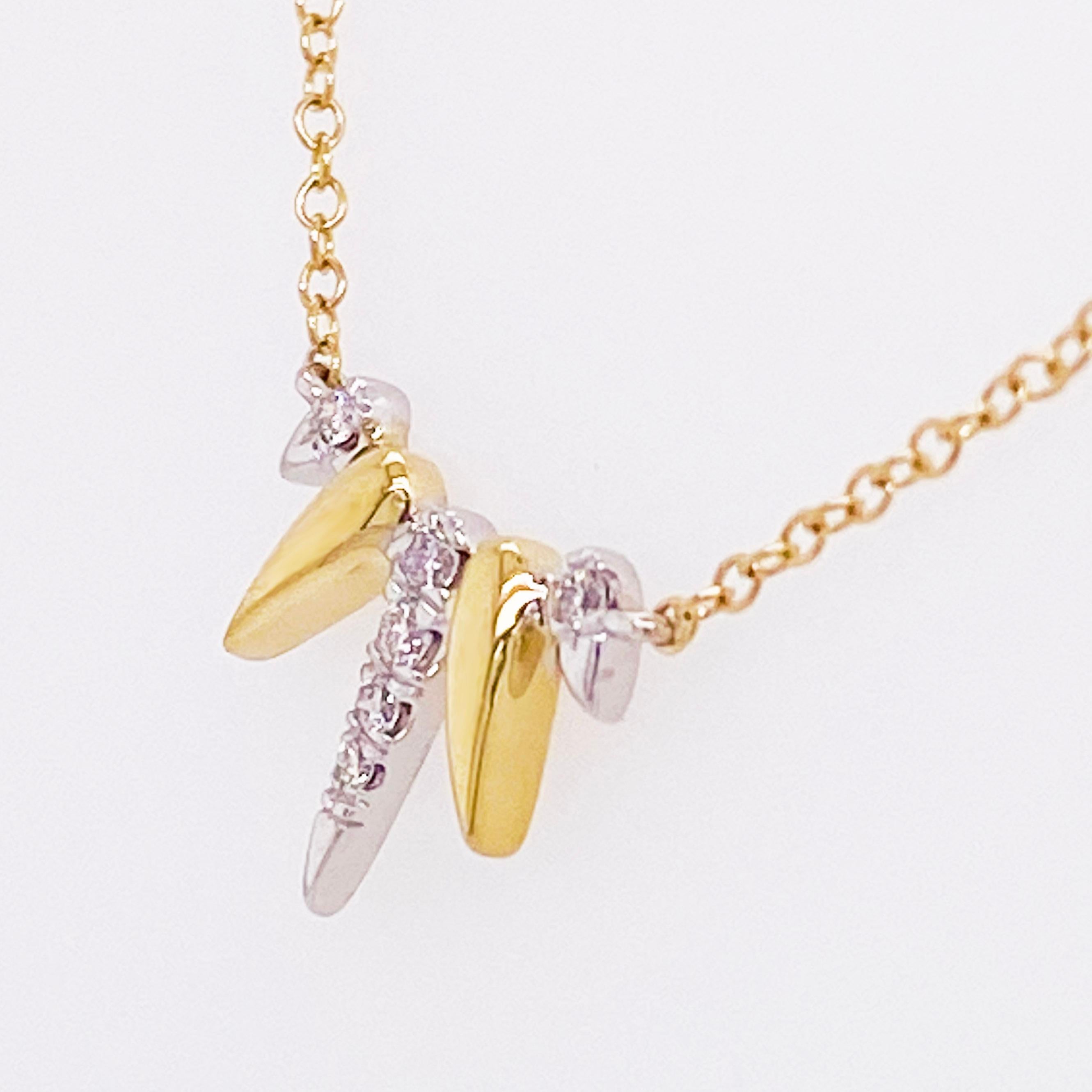 Moderne Collier à pointes en diamants, collier éventail à pointes en or jaune-blanc 14 carats et diamants pavés en vente