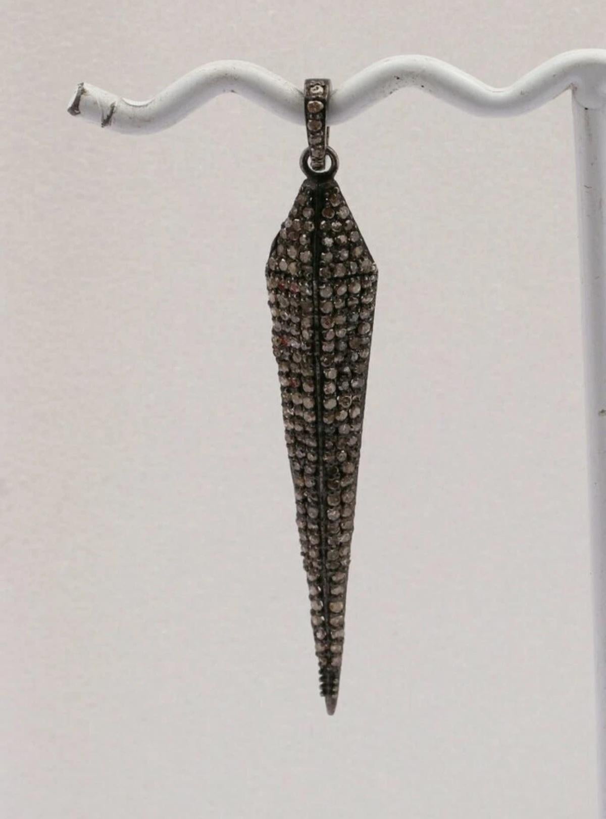 Ciondolo a forma di punta di diamante A. Silver 925 Gioielli con diamanti naturali Ciondolo regalo di compleanno. In condizioni Nuovo in vendita a Chicago, IL