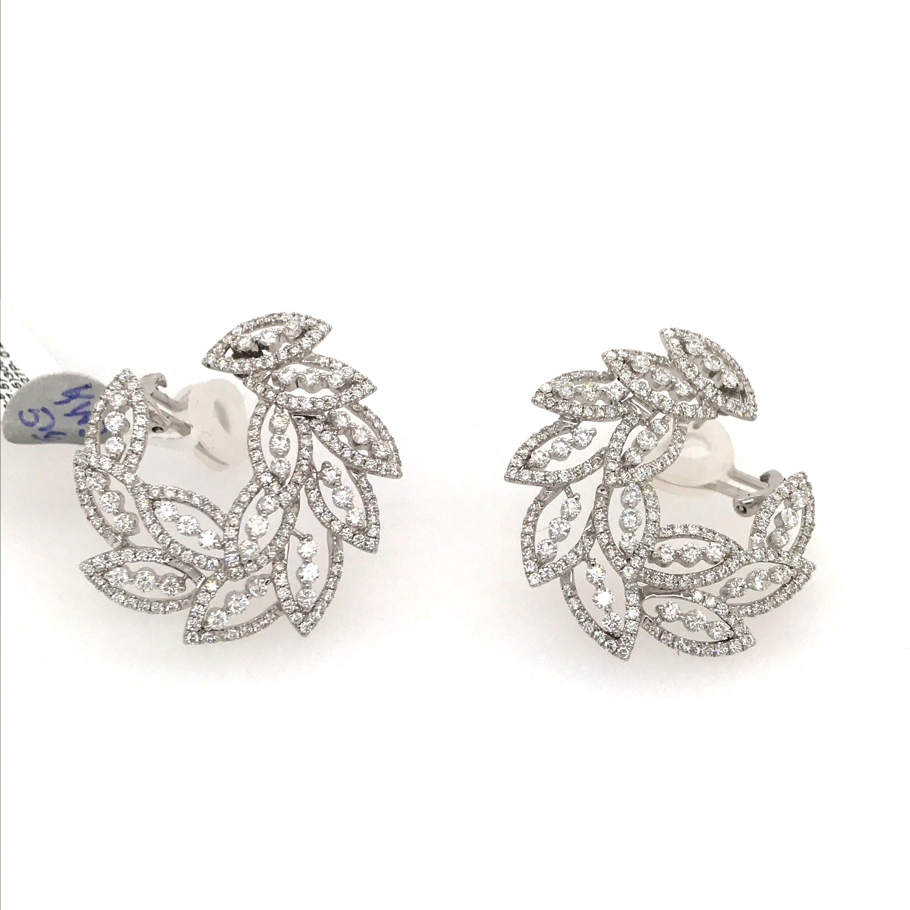 Spiral-Ohrringe mit Diamanten 5,16 Karat 18 Karat Weißgold  (Zeitgenössisch) im Angebot