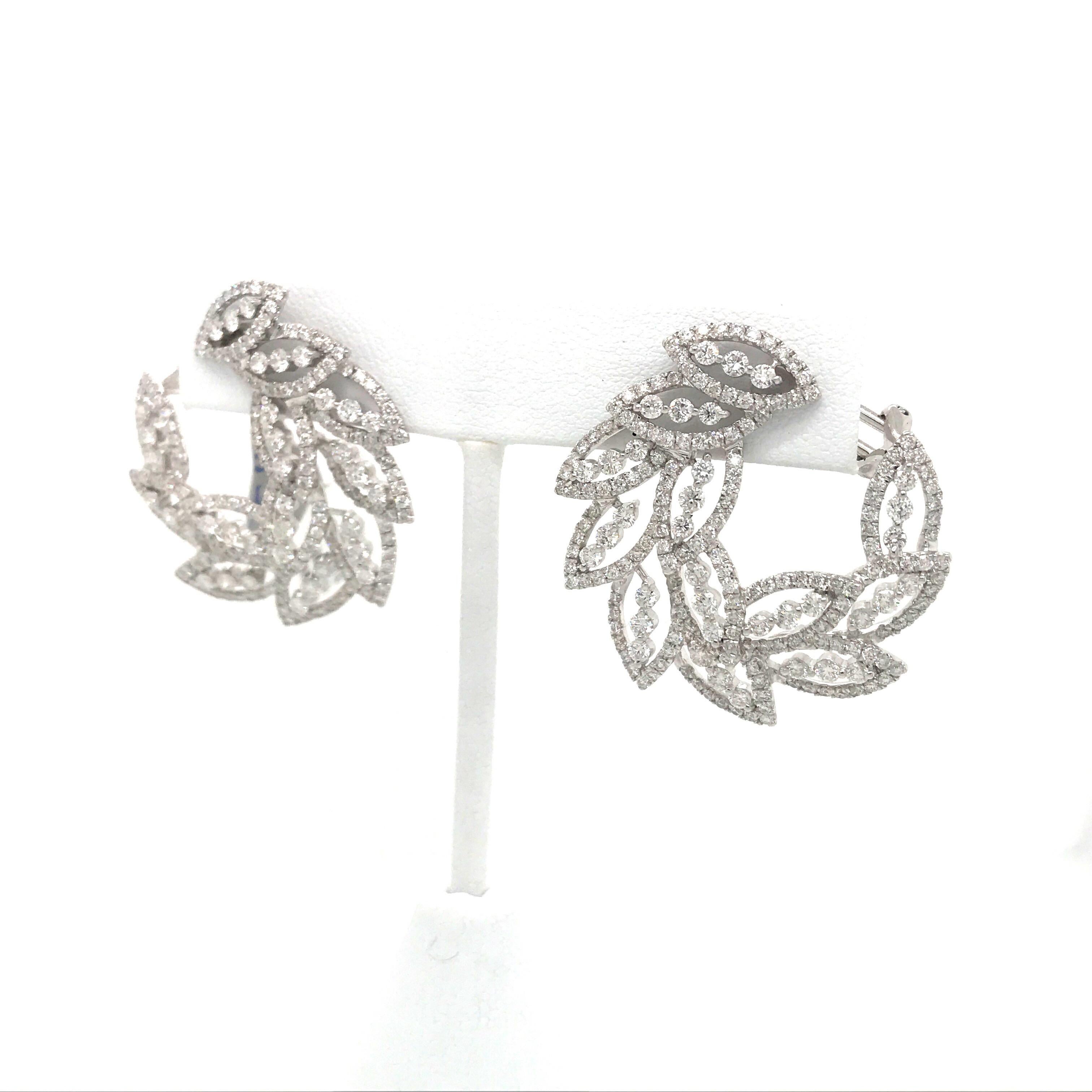 Round Cut Diamond Spiral Earrings 5.16 Carat 18 Karat White Gold  For Sale