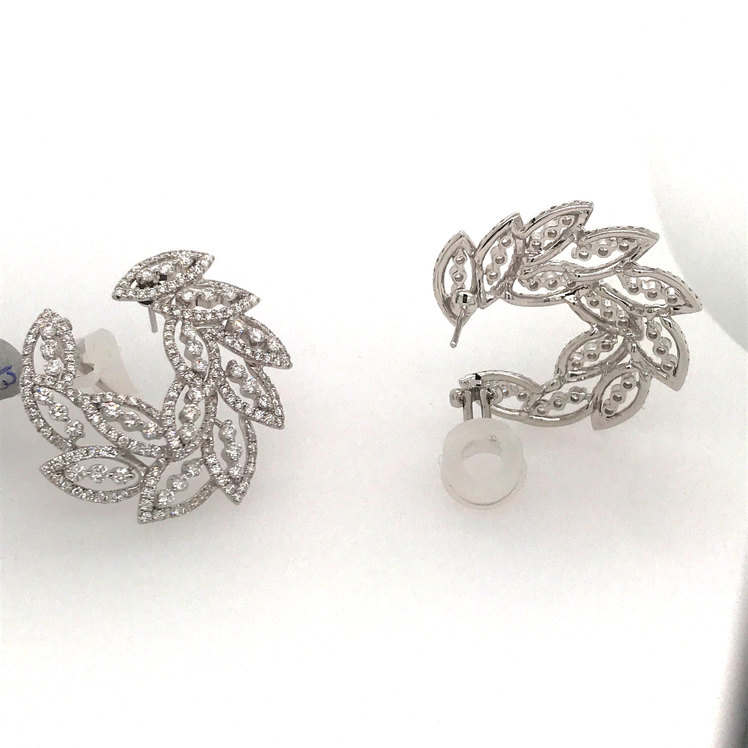 Spiral-Ohrringe mit Diamanten 5,16 Karat 18 Karat Weißgold  Damen im Angebot