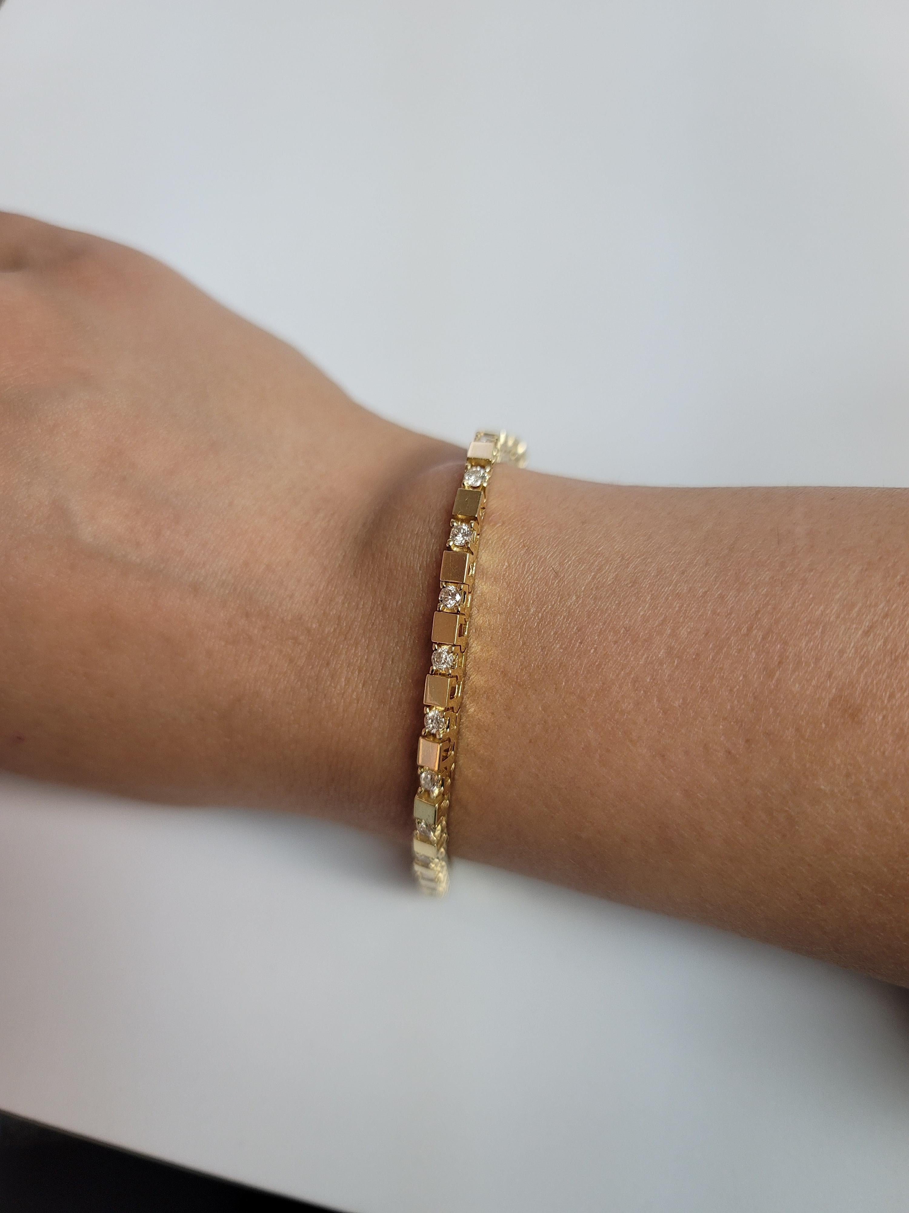 Bracciale tennis con diamanti quadrati 1,90cttw in oro giallo 14k In condizioni Nuovo in vendita a Sugar Land, TX