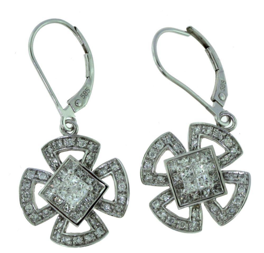 Orecchini pendenti a forma di croce quadrata con diamante in vendita 1