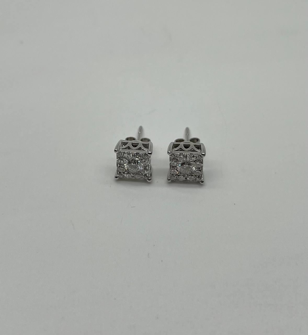 Orecchini con diamante a forma di cluster quadrato con pave set e aureola in oro bianco 14 carati in vendita 1