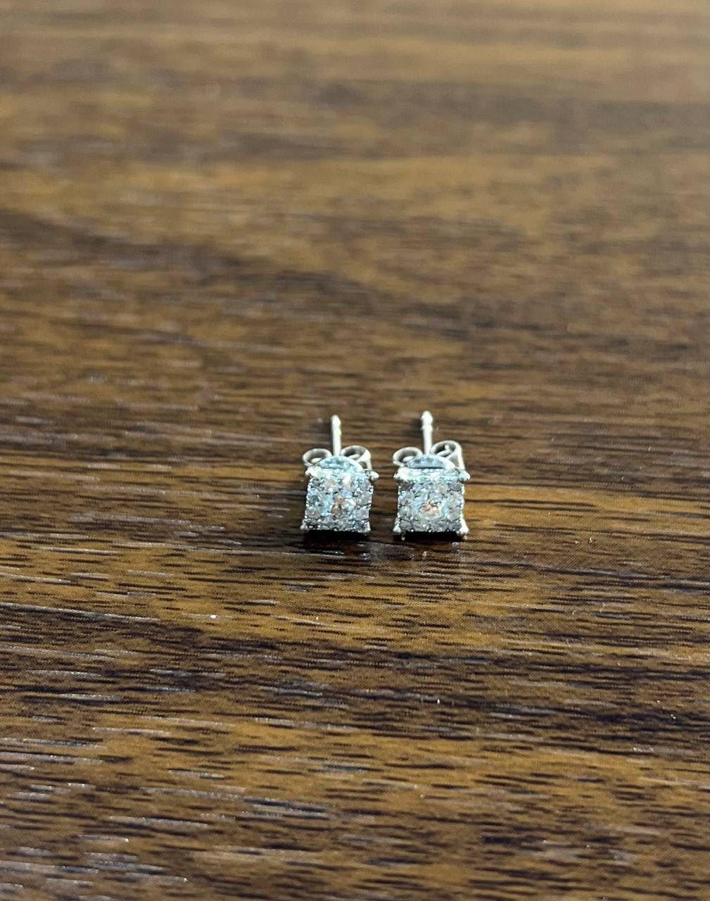 Orecchini con diamante a forma di cluster quadrato con pave set e aureola in oro bianco 14 carati in vendita 3