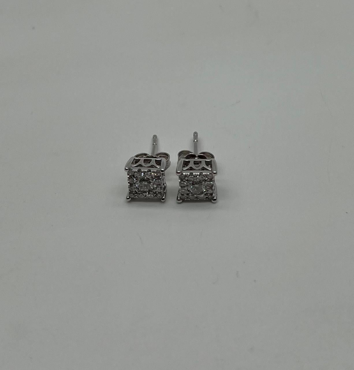 Orecchini con diamante a forma di cluster quadrato con pave set e aureola in oro bianco 14 carati in vendita 4