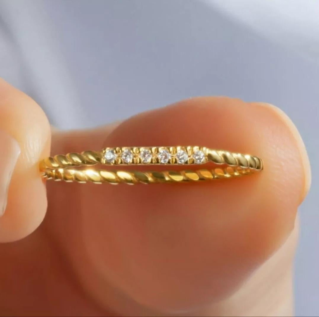 Diamant-Ehering mit Stapelring 14K Massivgold dünner Ehering, gedrehter Ring im Angebot 4