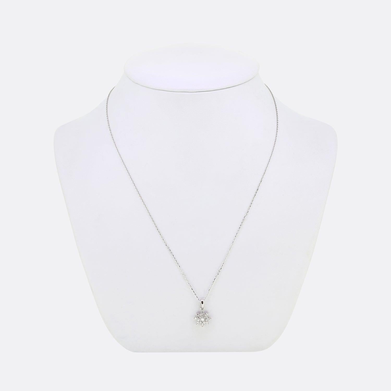Taglio brillante Collana con ciondolo a forma di stella di diamante in vendita