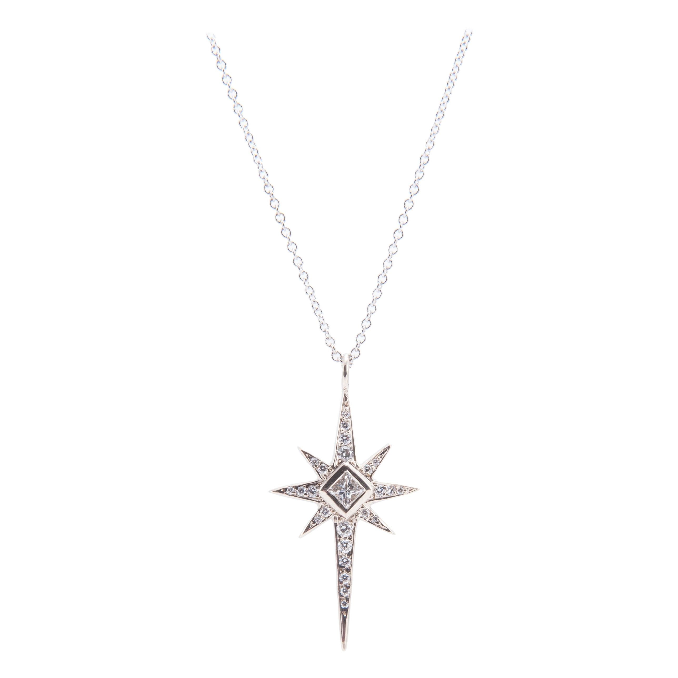 Contemporain Pendentif croix d'étoile en diamant en vente