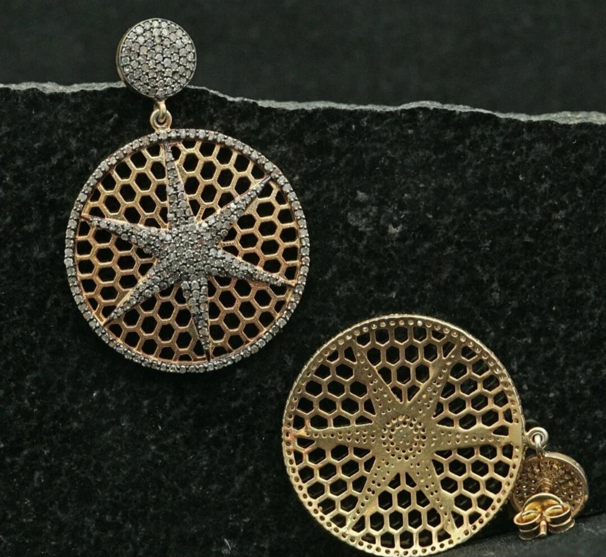 Donna Orecchino con stella di diamante Orecchino con stella marina penzolante Orecchino per amanti dell'oceano Regalo di gioielli. in vendita