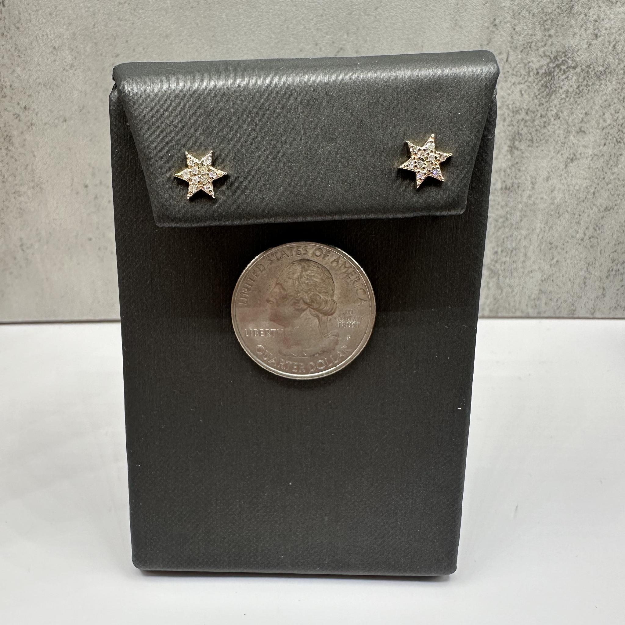 Diamond Star Earrings in 14kt Yellow Gold - 0.17ctw GH SI, Push Backs, New In New Condition For Sale In West Hempstead, NY