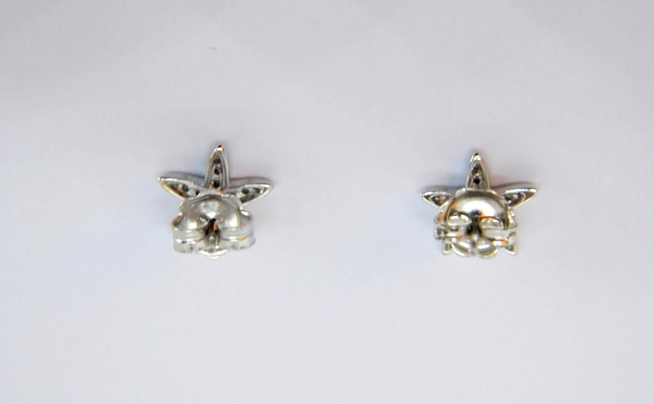 Brilliant Cut Diamond Star Earrings in 18 Karat White Gold For Sale