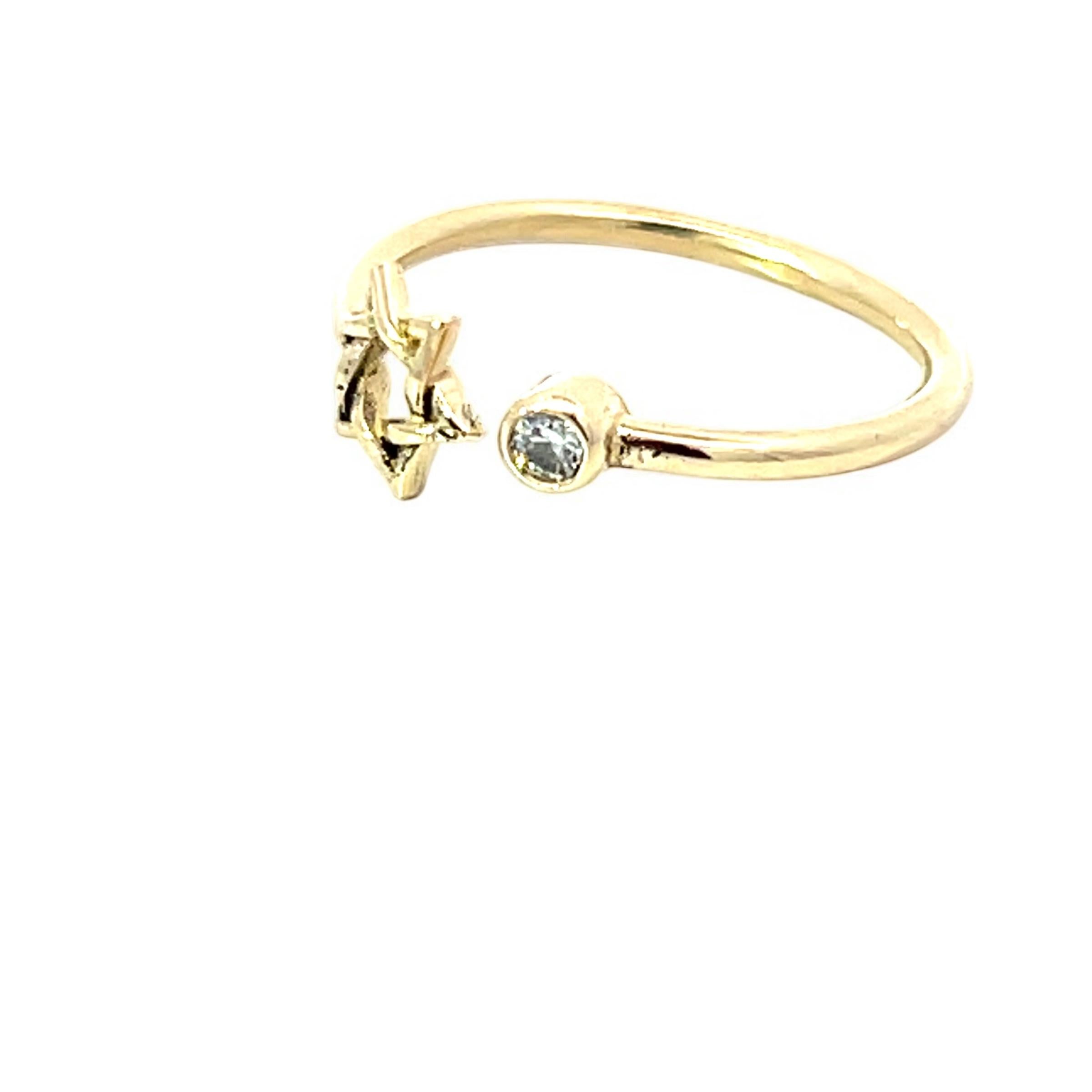 Diamond Star of David 9 Karat Yellow Gold Bespoke British Made Faith Ring In New Condition For Sale In London, GB