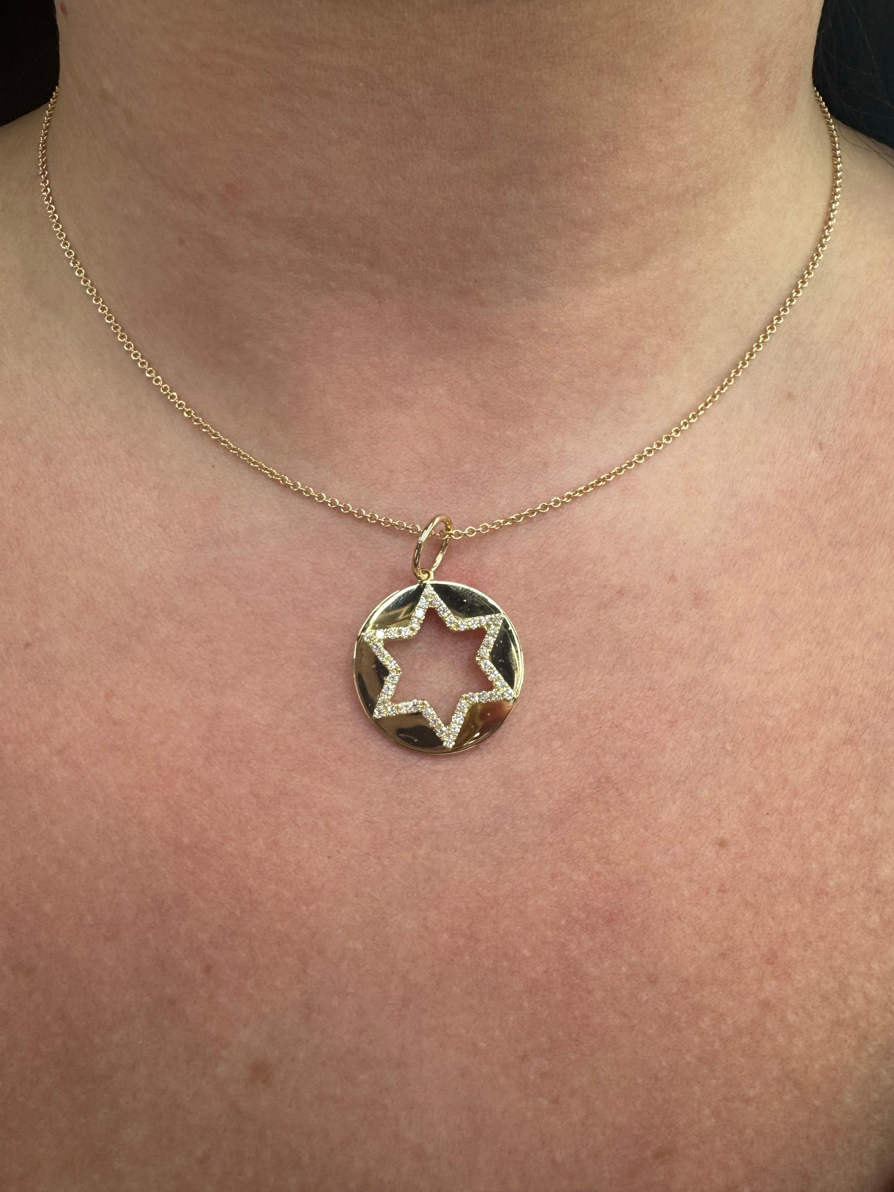 Contemporain Pendentif breloque étoile de David découpée en or jaune 14 carats avec diamants 0,30 carat en vente